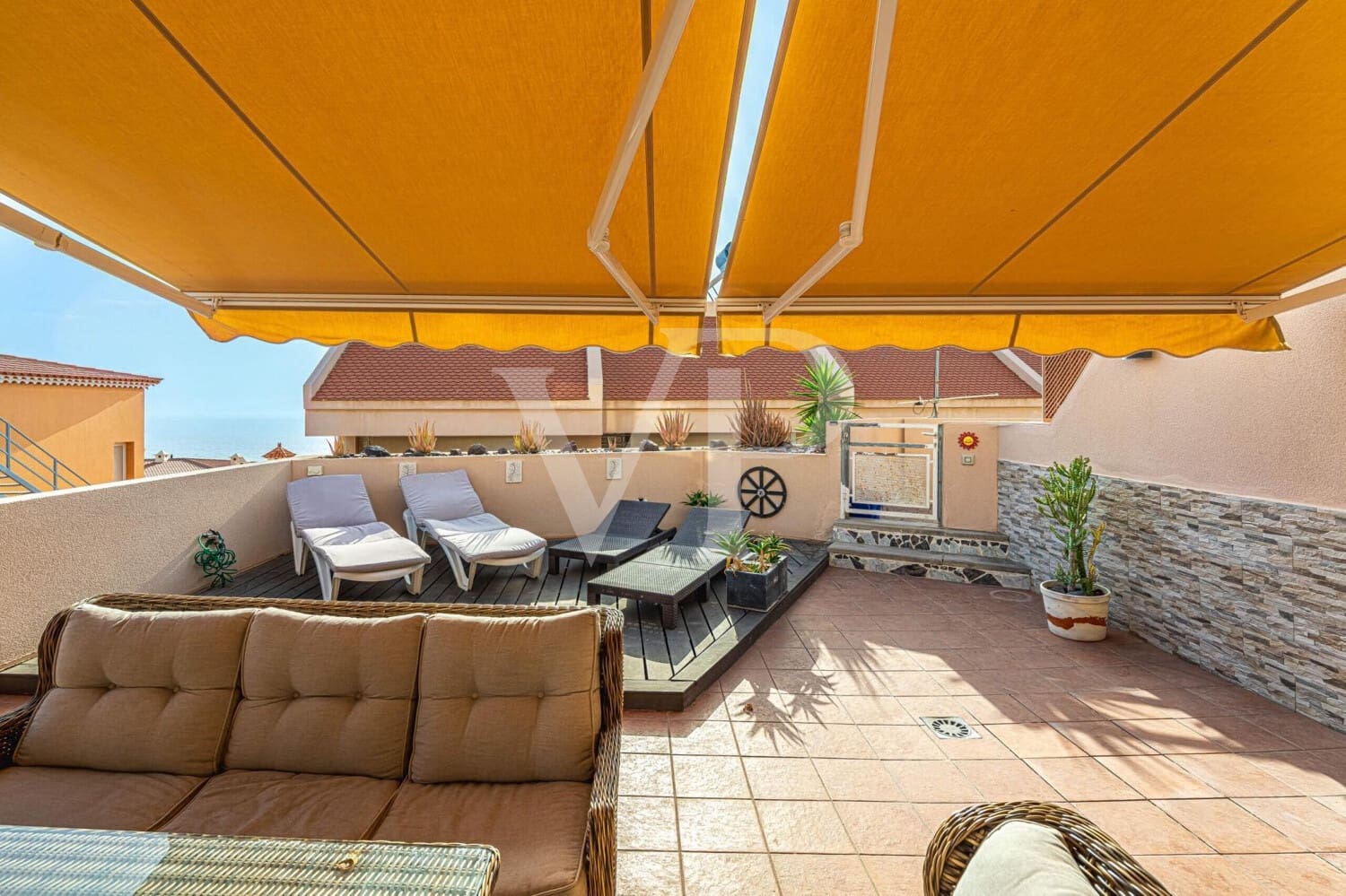 3 soveværelse Rækkehus til salg i Puerto Santiago med swimmingpool - € 595.000 (Ref: 9192503)