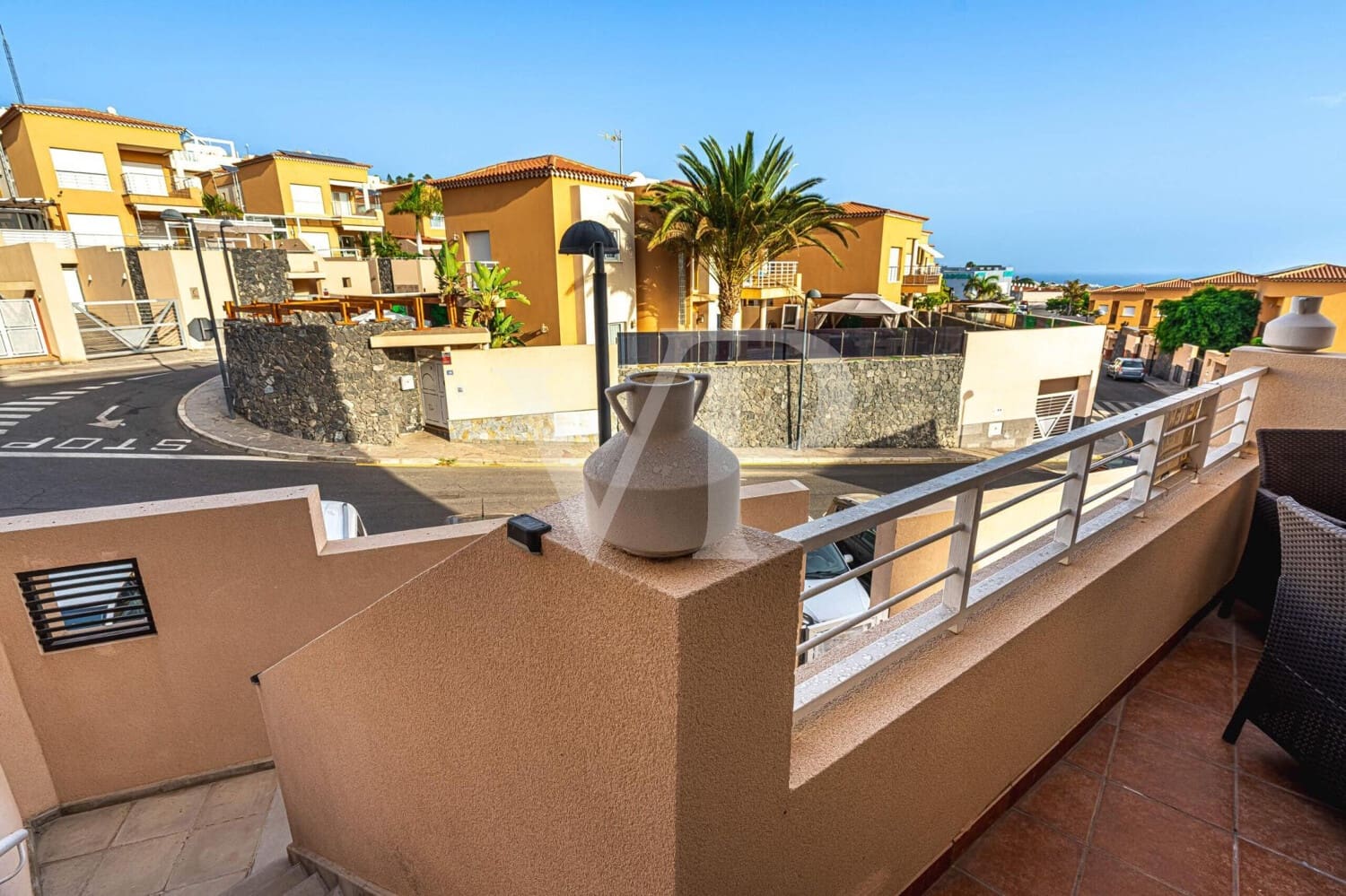 3 soveværelse Rækkehus til salg i Puerto Santiago med swimmingpool - € 595.000 (Ref: 9192503)