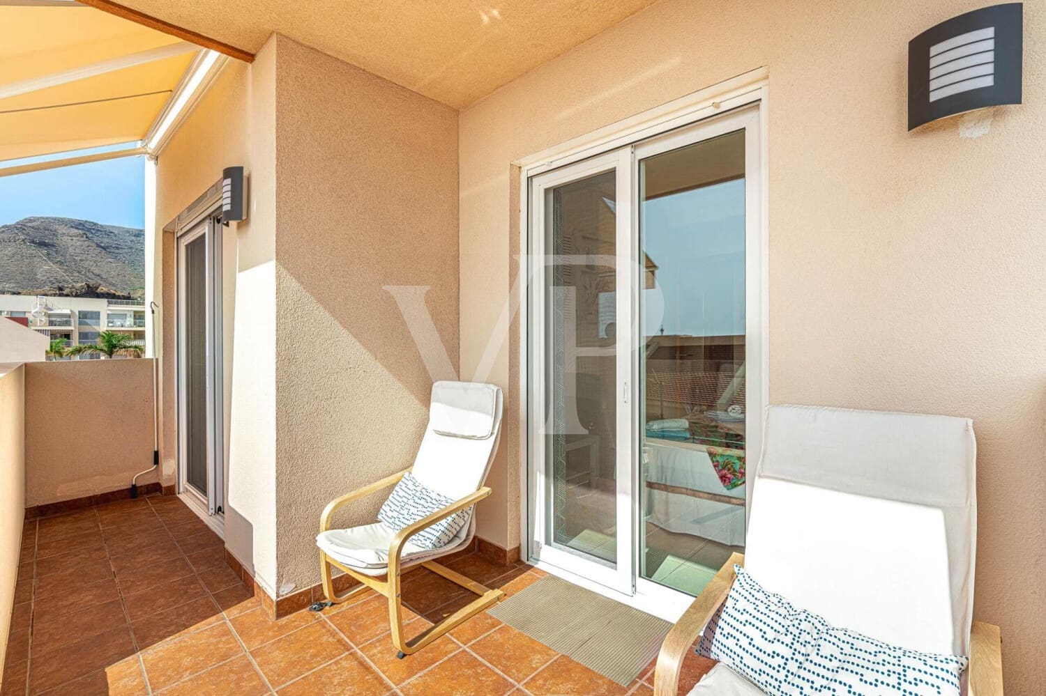 3 soveværelse Rækkehus til salg i Puerto Santiago med swimmingpool - € 595.000 (Ref: 9192503)