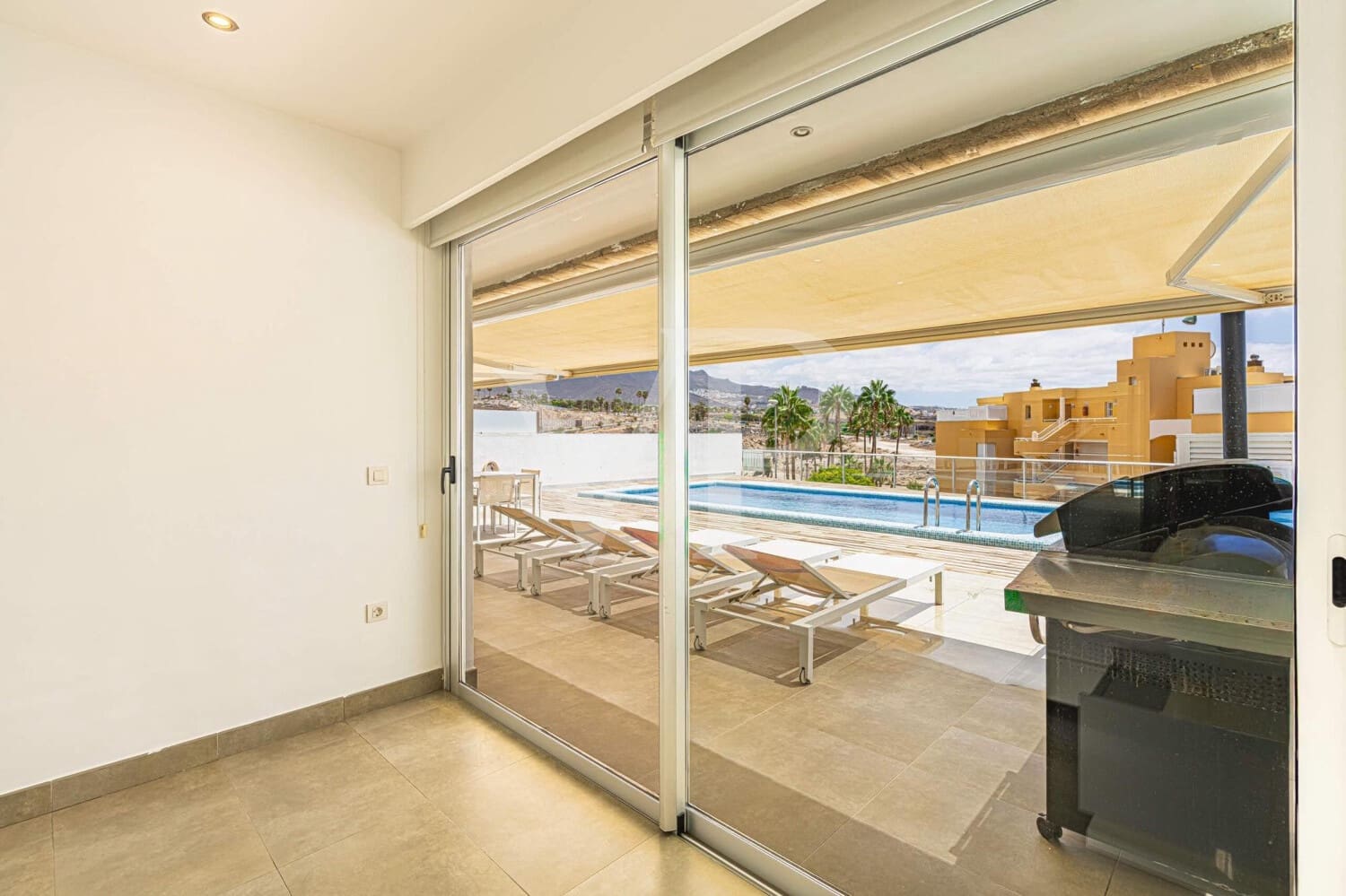 2 sypialnia Mieszkanie na sprzedaż w La Caleta Adeje z basenem - 1 295 000 € (Ref: 9208235)