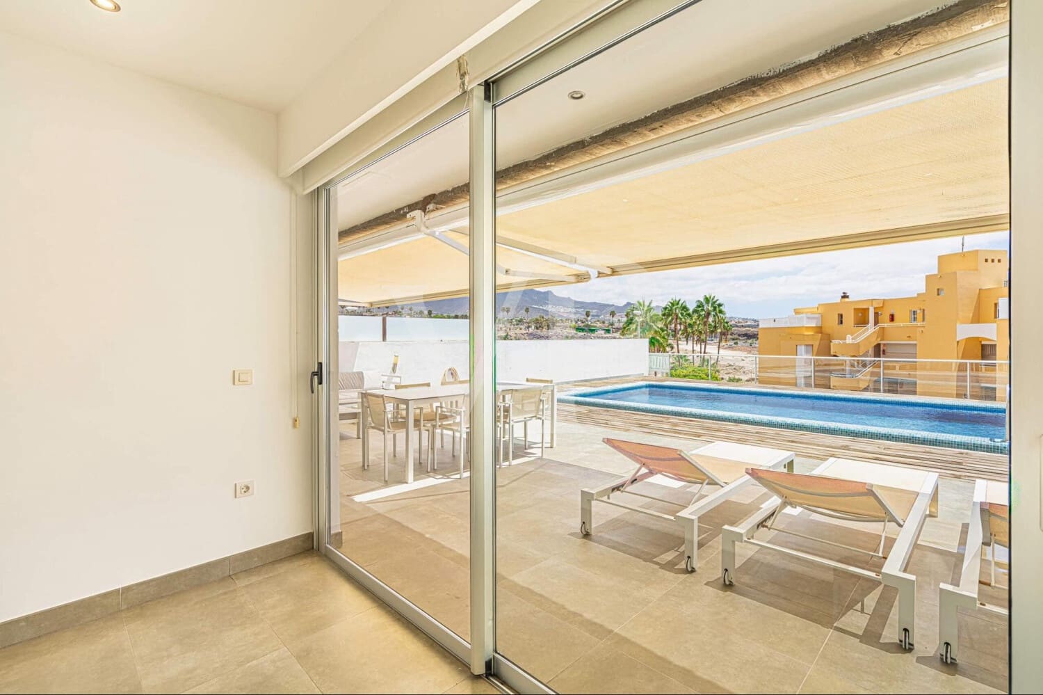 2 sypialnia Mieszkanie na sprzedaż w La Caleta Adeje z basenem - 1 295 000 € (Ref: 9208235)