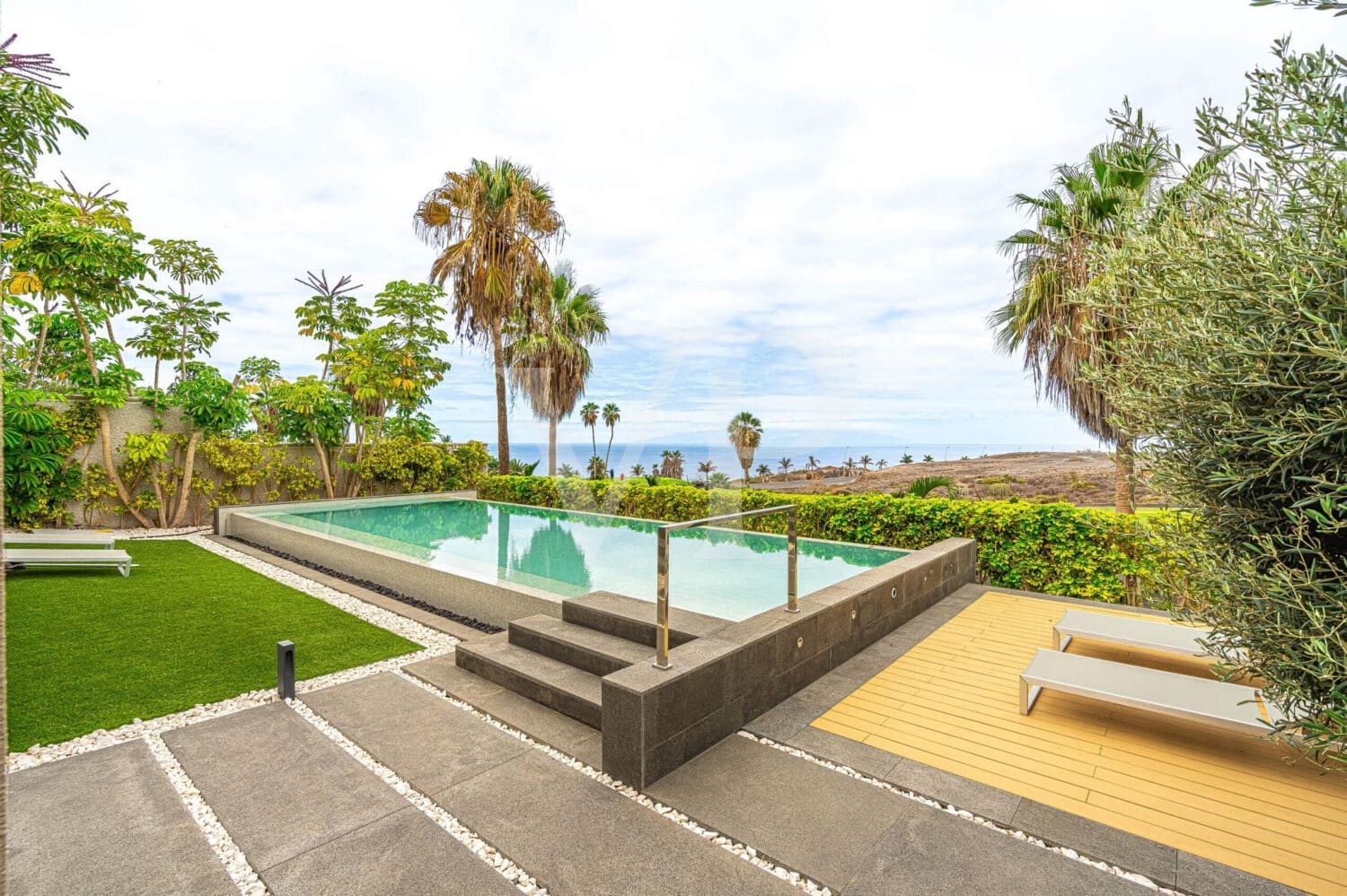 5 chambre Villa/Maison à vendre à Costa Adeje avec piscine - 3 950 000 € (Ref: 9226883)