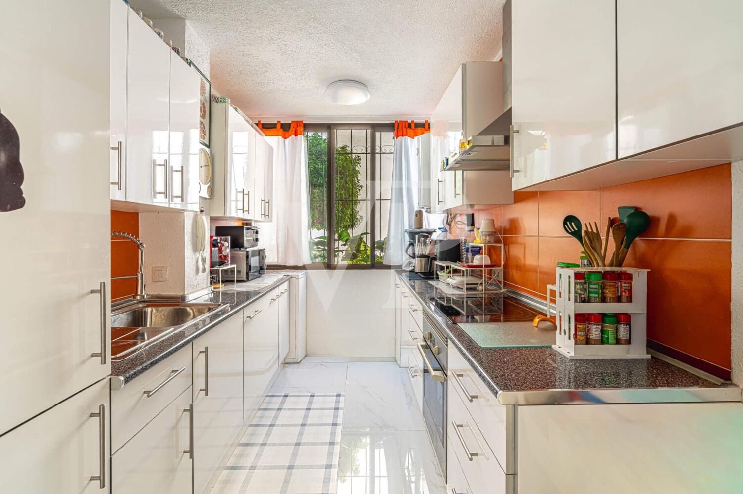 2 Zimmer Wohnung zu verkaufen in Los Cristianos mit Pool - 490.000 € (Ref: 9294240)