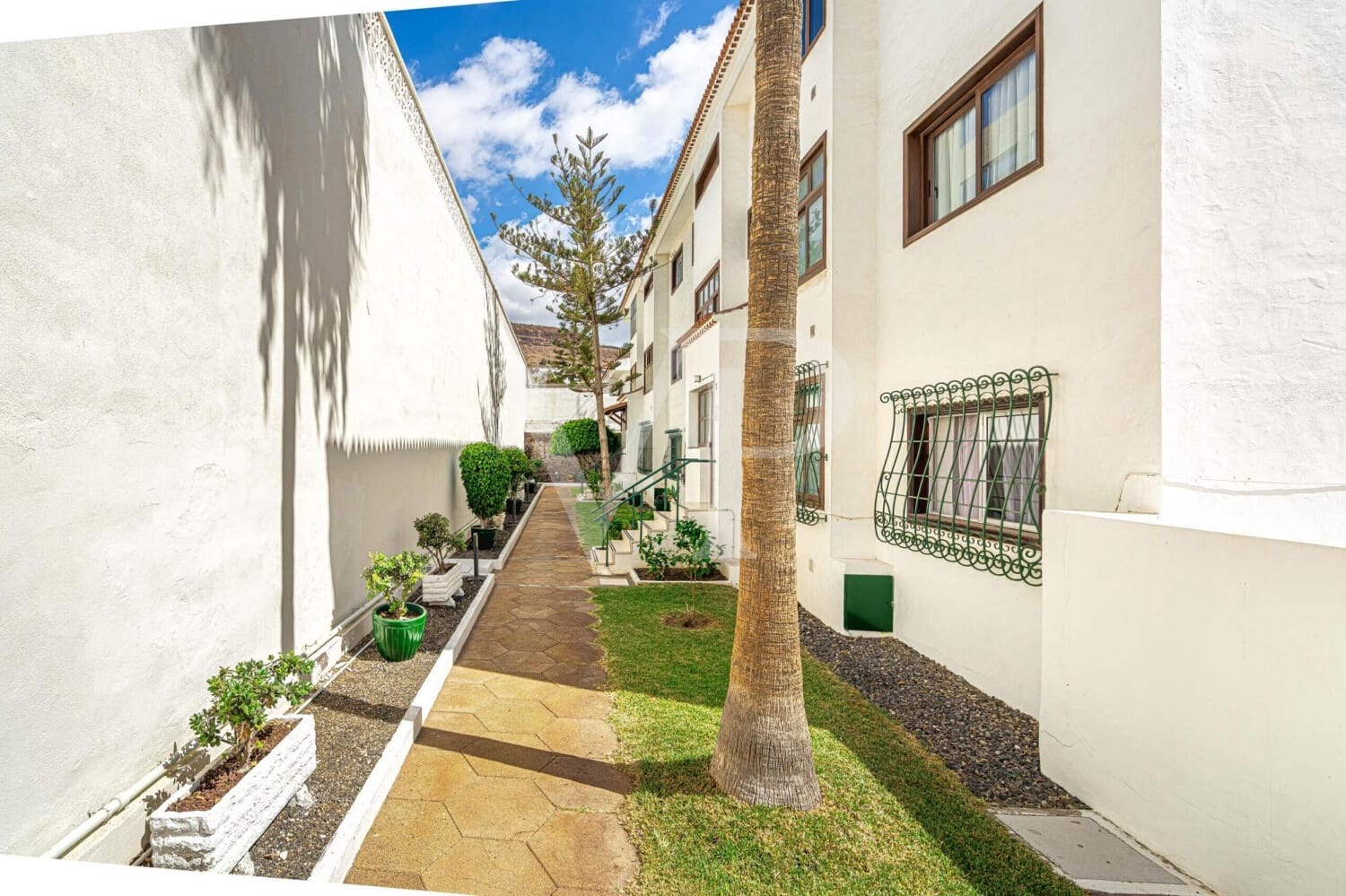 2 Zimmer Wohnung zu verkaufen in Los Cristianos mit Pool - 490.000 € (Ref: 9294240)