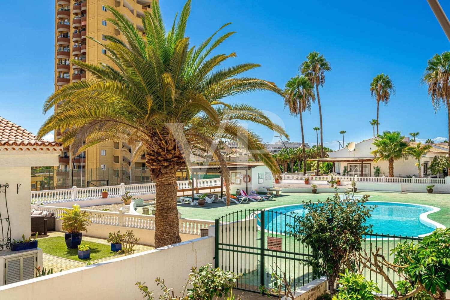 2 Zimmer Wohnung zu verkaufen in Los Cristianos mit Pool - 490.000 € (Ref: 9294240)