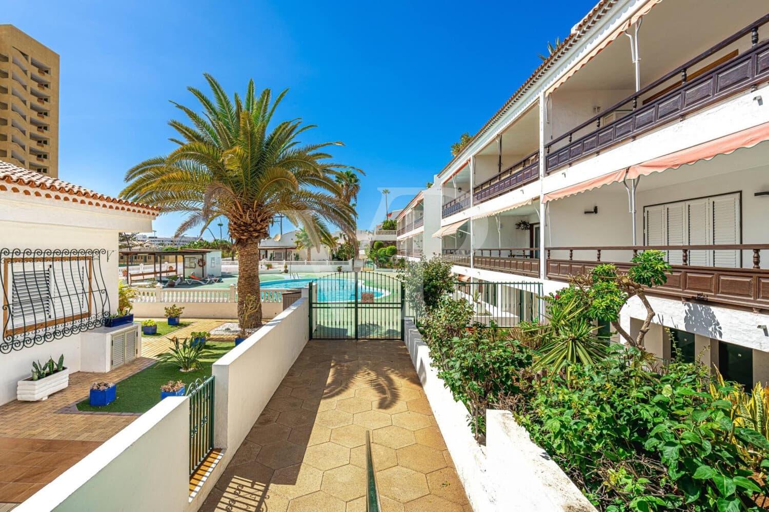 2 Zimmer Wohnung zu verkaufen in Los Cristianos mit Pool - 490.000 € (Ref: 9294240)
