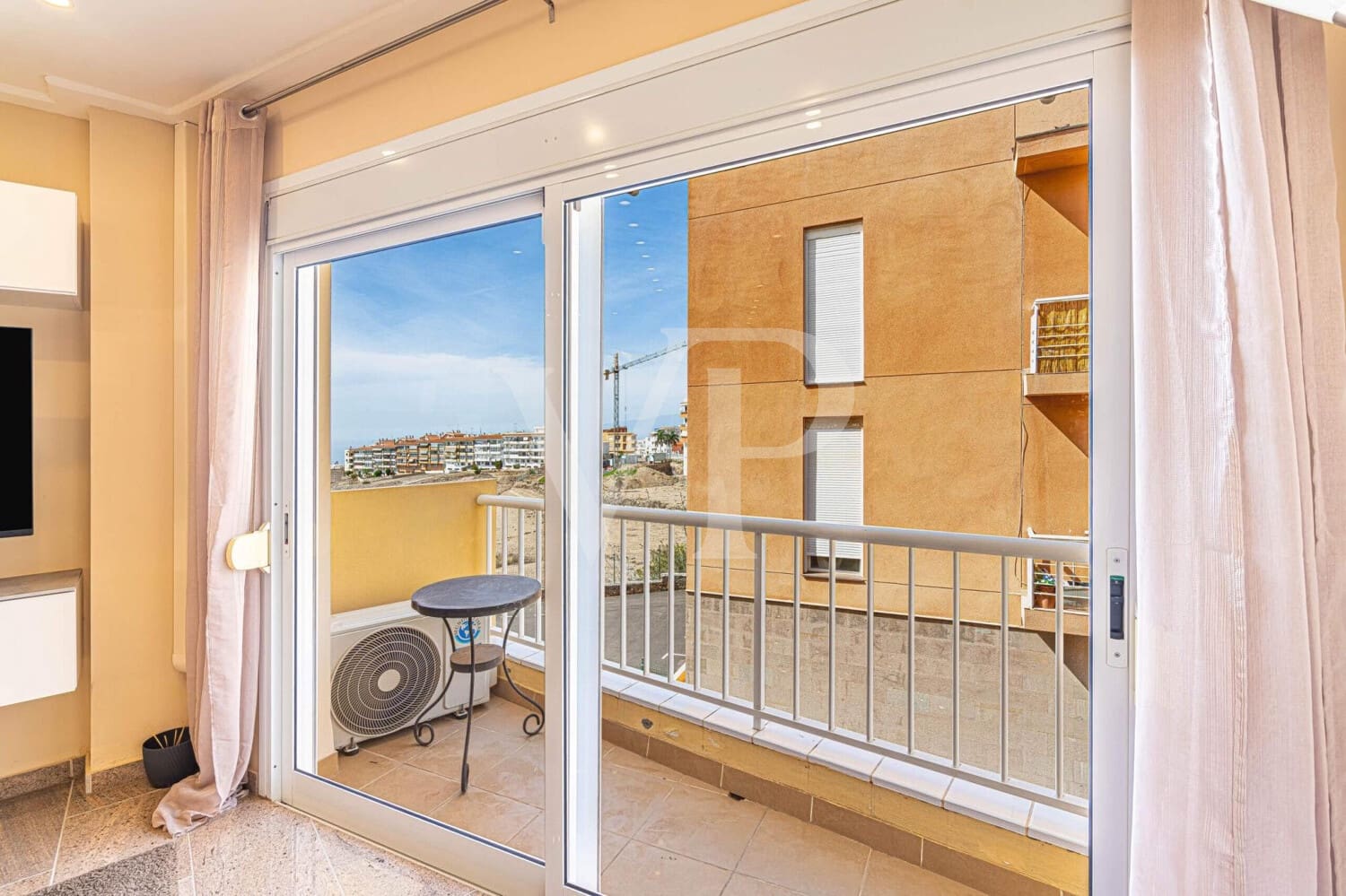 1 makuuhuone Kattohuoneisto myytävänä paikassa Adeje mukana uima-altaan - 270 000 € (Ref: 9400821)