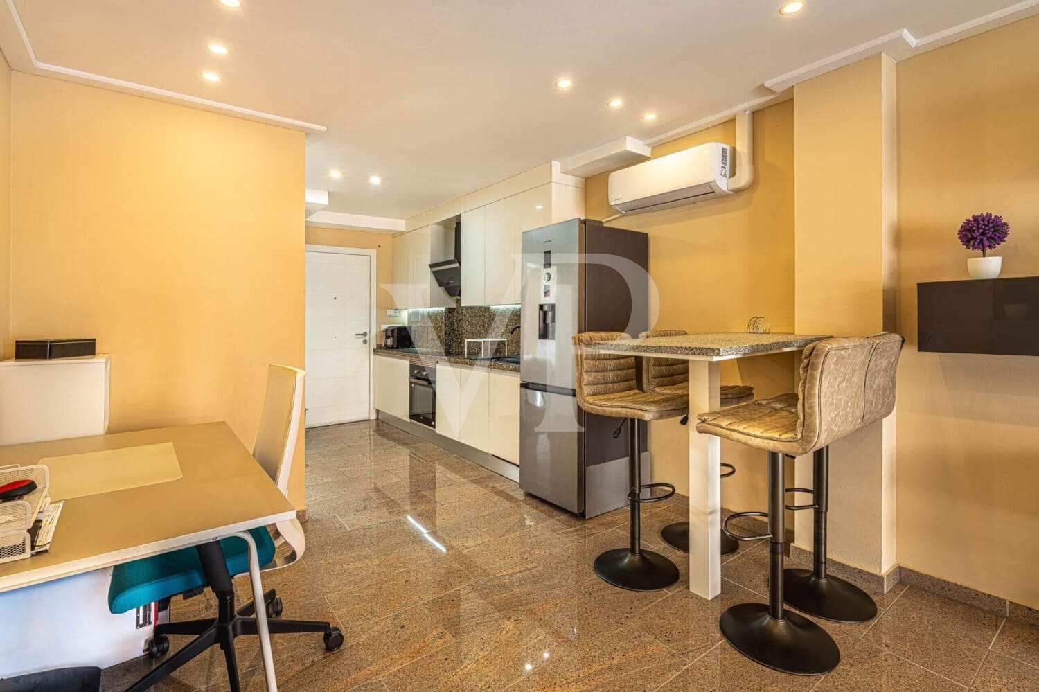 1 makuuhuone Kattohuoneisto myytävänä paikassa Adeje mukana uima-altaan - 270 000 € (Ref: 9400821)