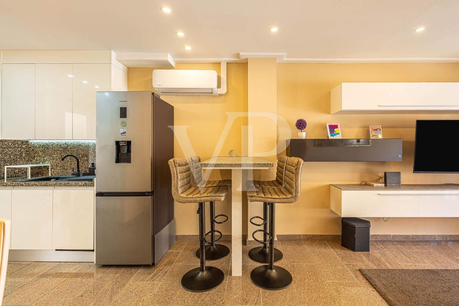 1 makuuhuone Kattohuoneisto myytävänä paikassa Adeje mukana uima-altaan - 270 000 € (Ref: 9400821)