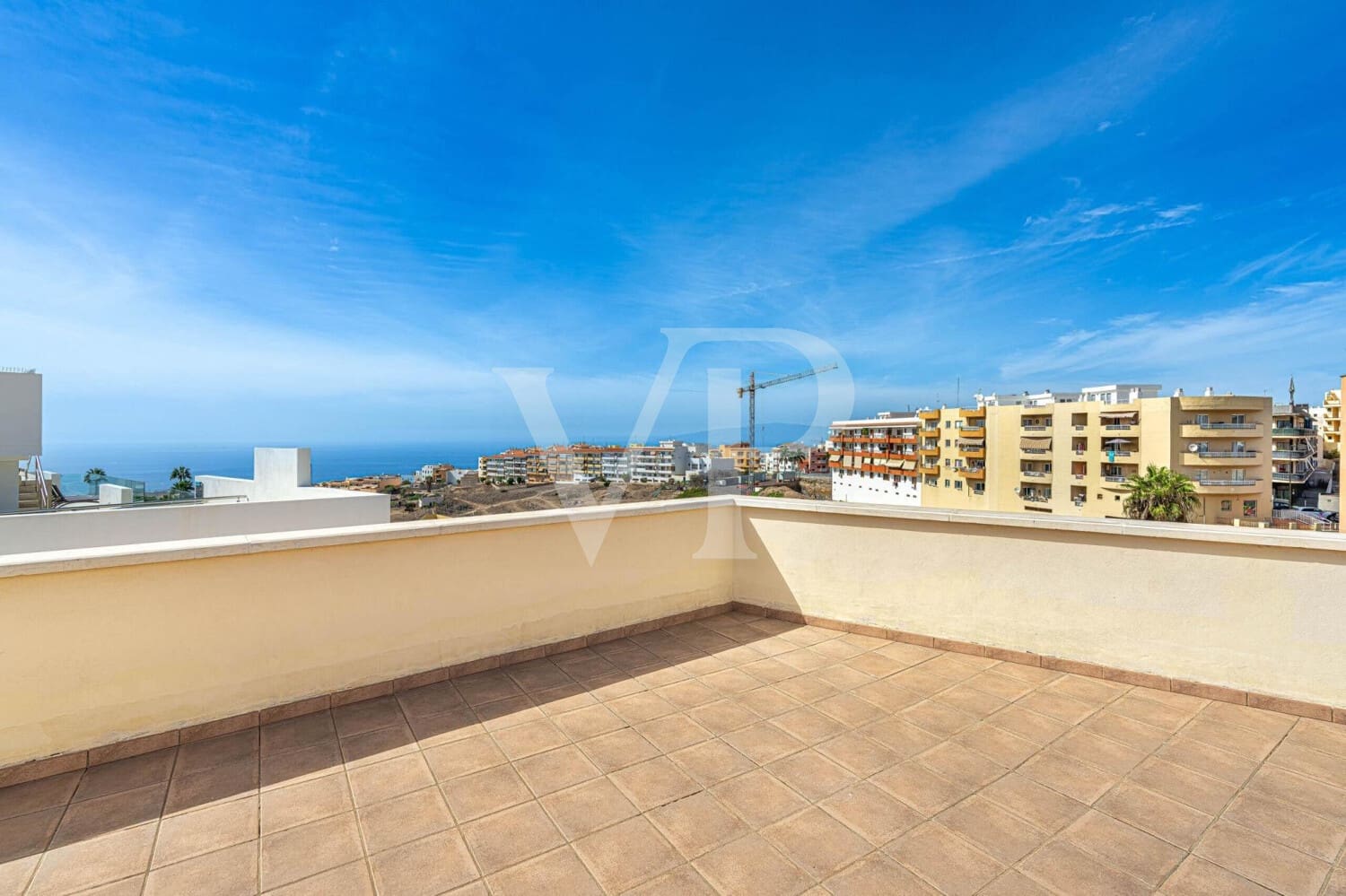 1 makuuhuone Kattohuoneisto myytävänä paikassa Adeje mukana uima-altaan - 270 000 € (Ref: 9400821)