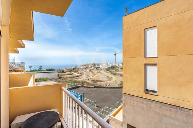 1 makuuhuone Kattohuoneisto myytävänä paikassa Casco Urbano, Adeje mukana uima-altaan - 270 000 € (Ref: 9400821)