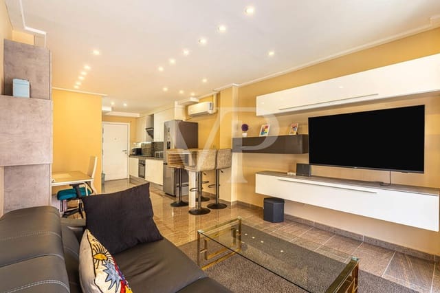 1 makuuhuone Kattohuoneisto myytävänä paikassa Casco Urbano, Adeje mukana uima-altaan - 270 000 € (Ref: 9400821)