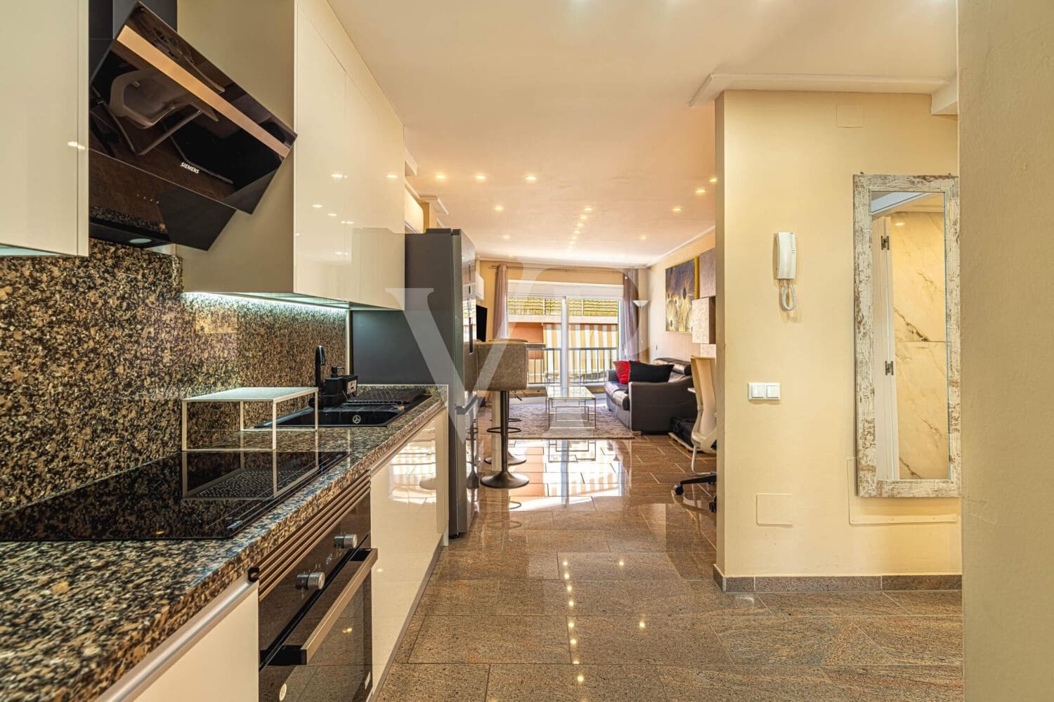 1 makuuhuone Kattohuoneisto myytävänä paikassa Adeje mukana uima-altaan - 270 000 € (Ref: 9400821)