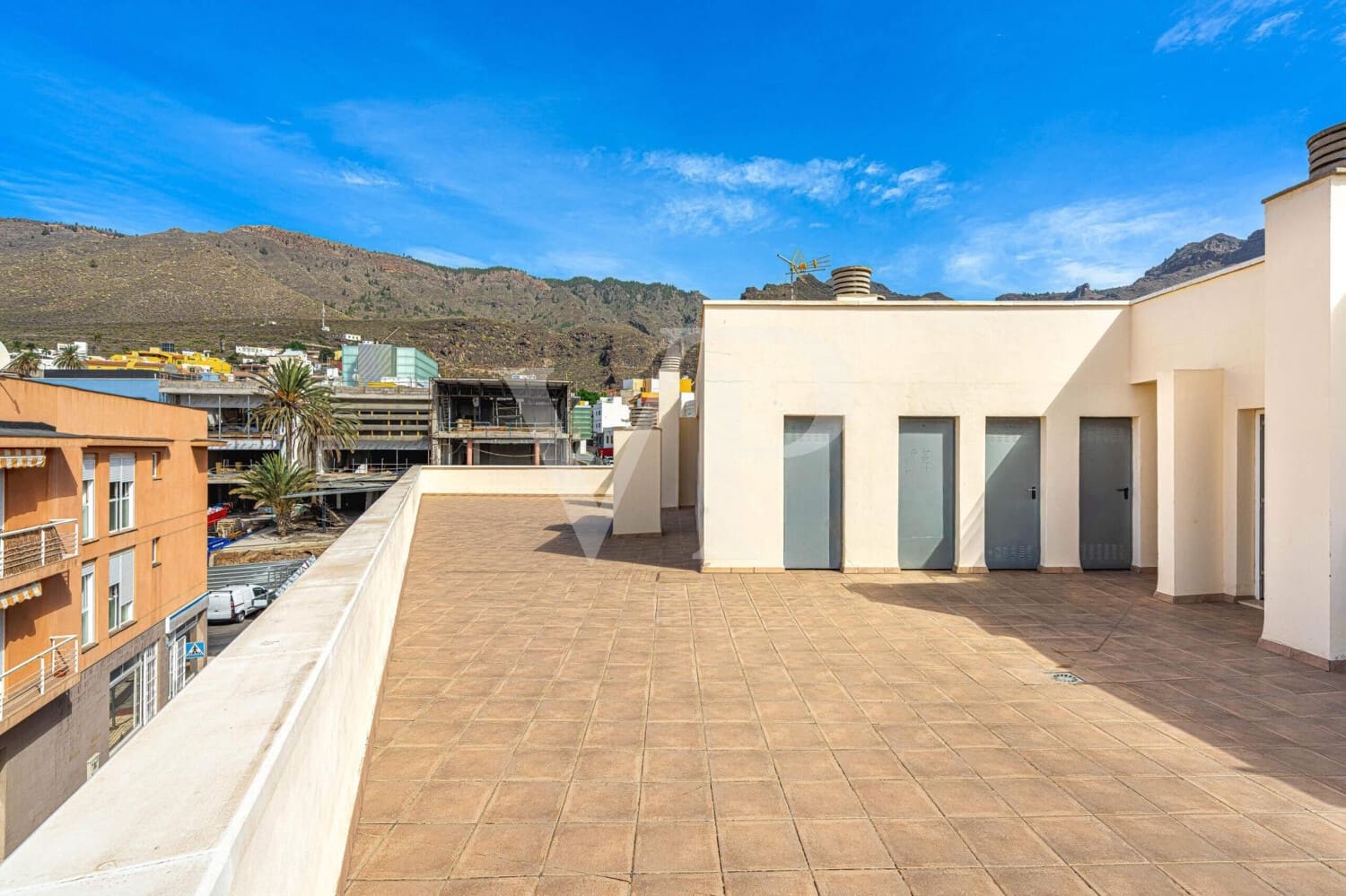 1 makuuhuone Kattohuoneisto myytävänä paikassa Adeje mukana uima-altaan - 270 000 € (Ref: 9400821)