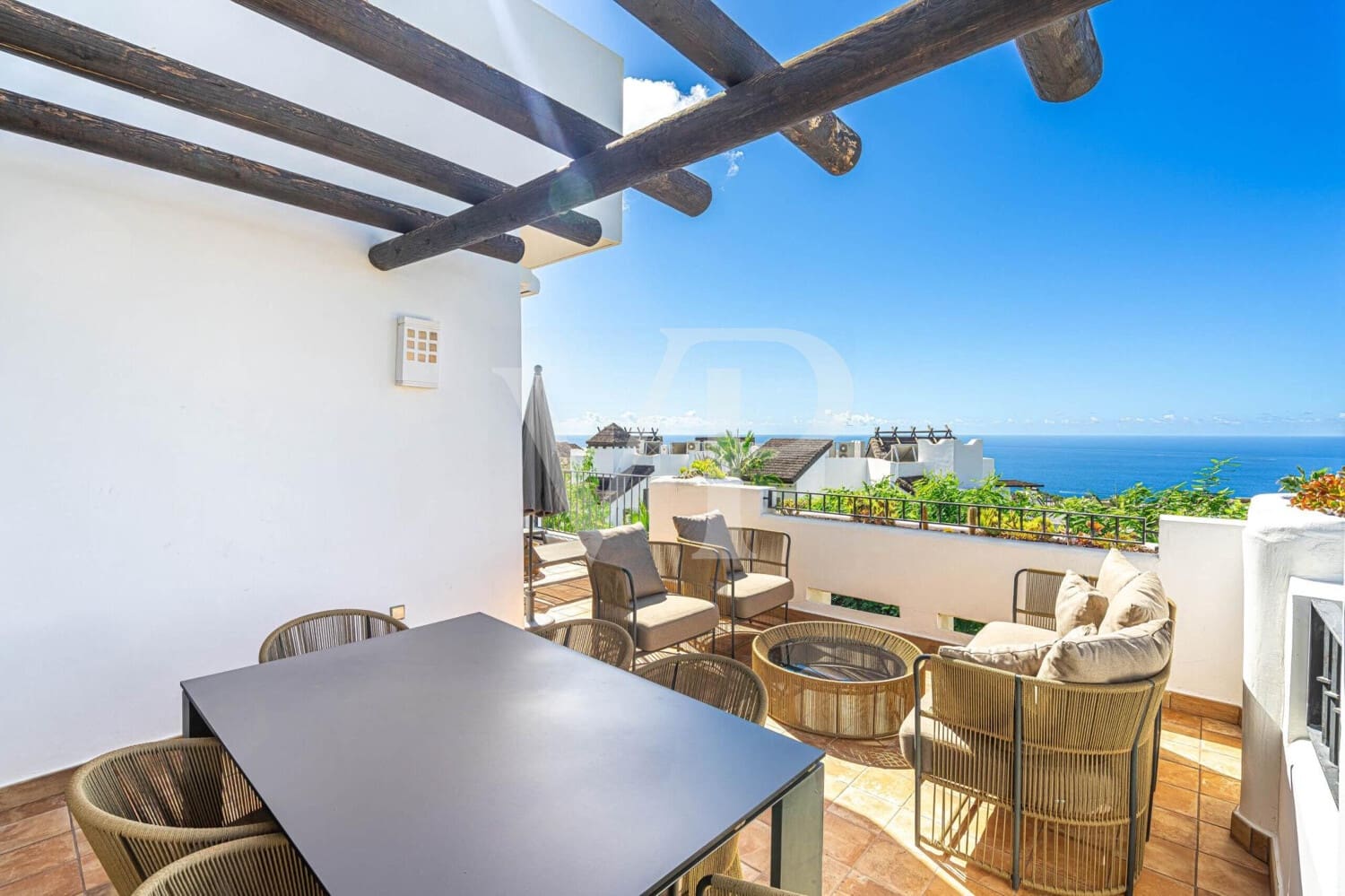 2 makuuhuone Asunto myytävänä paikassa Playa San Juan mukana uima-altaan - 1 150 000 € (Ref: 9400822)