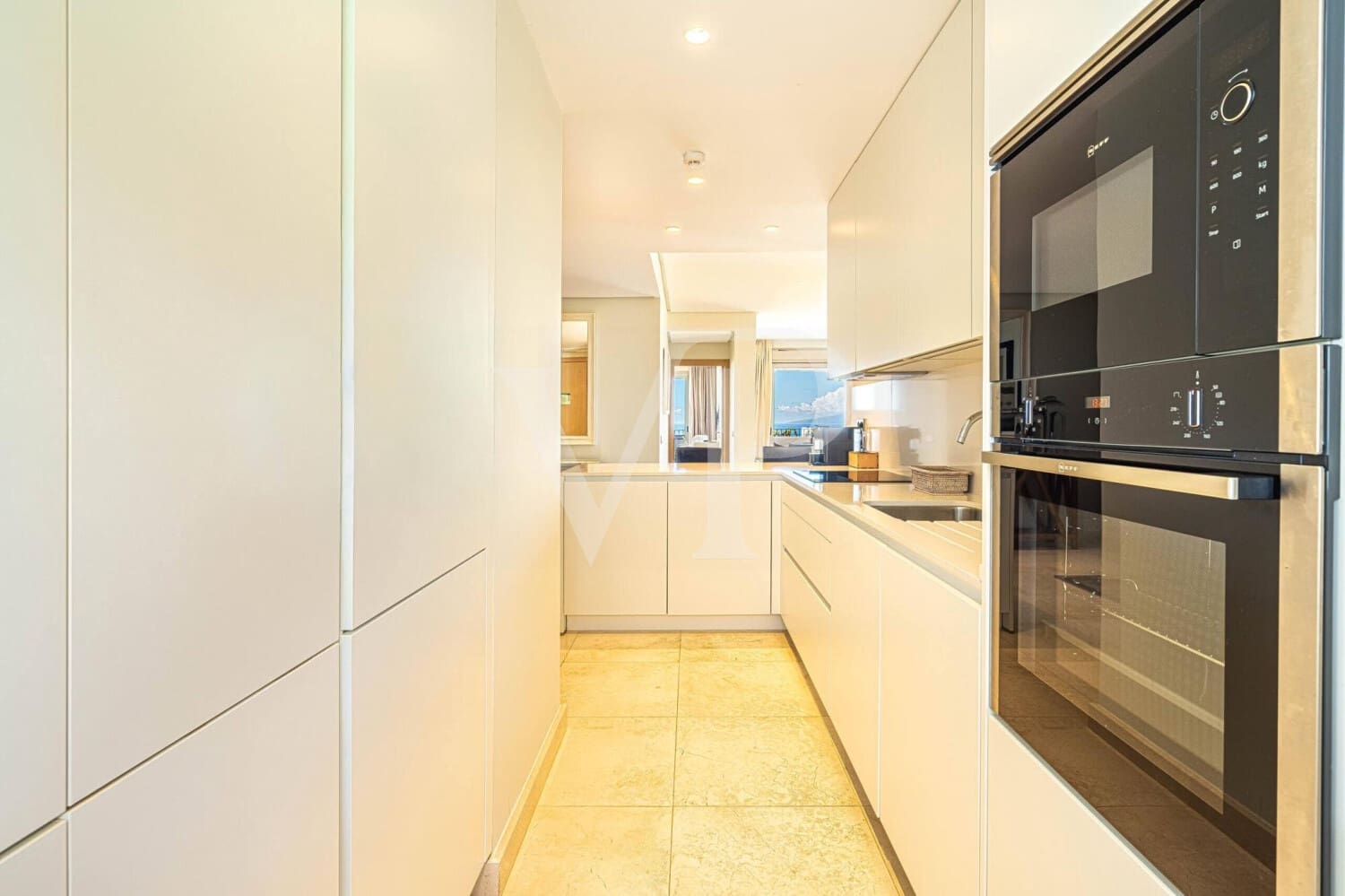 2 makuuhuone Asunto myytävänä paikassa Playa San Juan mukana uima-altaan - 1 150 000 € (Ref: 9400822)