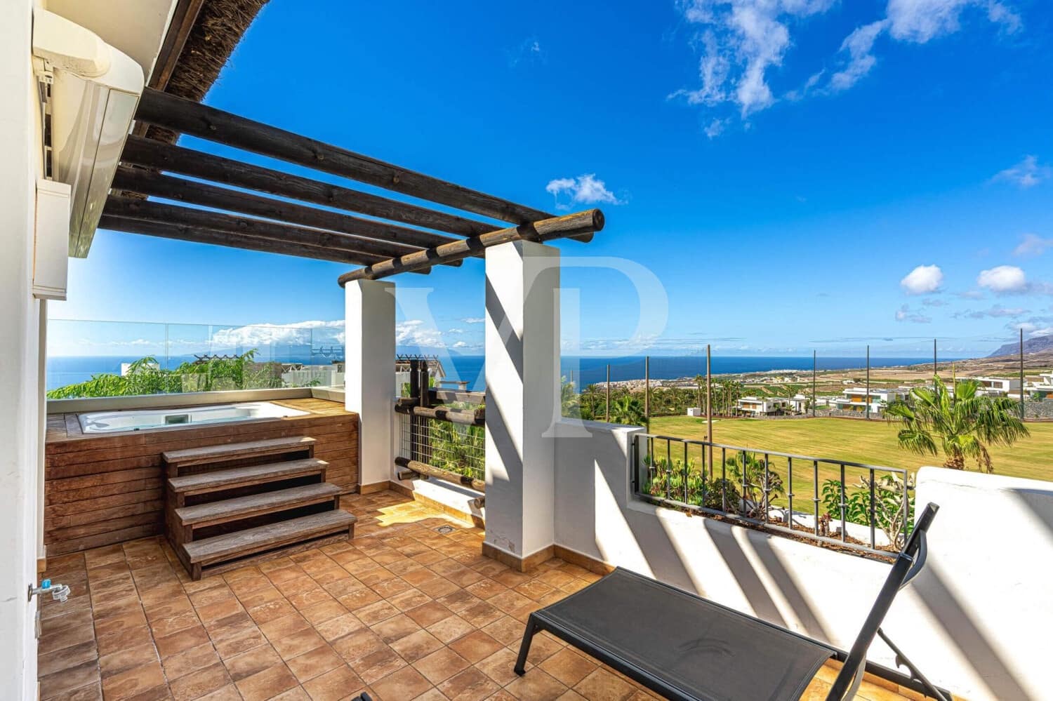 2 makuuhuone Asunto myytävänä paikassa Playa San Juan mukana uima-altaan - 1 150 000 € (Ref: 9400822)