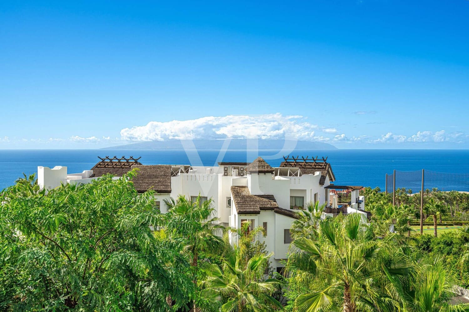 2 makuuhuone Asunto myytävänä paikassa Playa San Juan mukana uima-altaan - 1 150 000 € (Ref: 9400822)