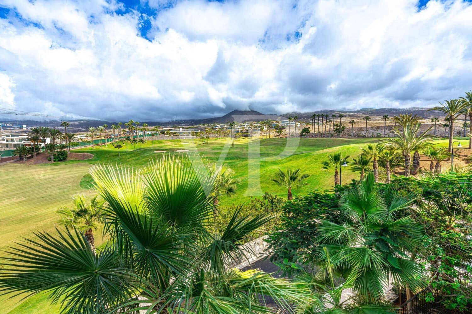 2 makuuhuone Asunto myytävänä paikassa Playa San Juan mukana uima-altaan - 1 150 000 € (Ref: 9400822)