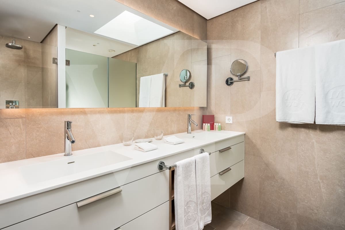 Piso de 3 habitaciones en Guía de Isora en venta con piscina - 1.479.000 € (Ref: 9403158)