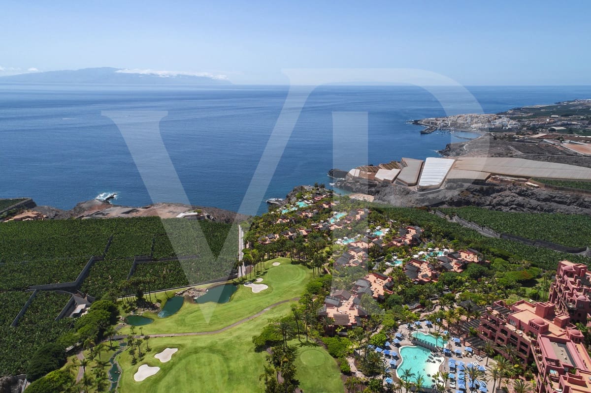 Piso de 3 habitaciones en Guía de Isora en venta con piscina - 1.479.000 € (Ref: 9403158)