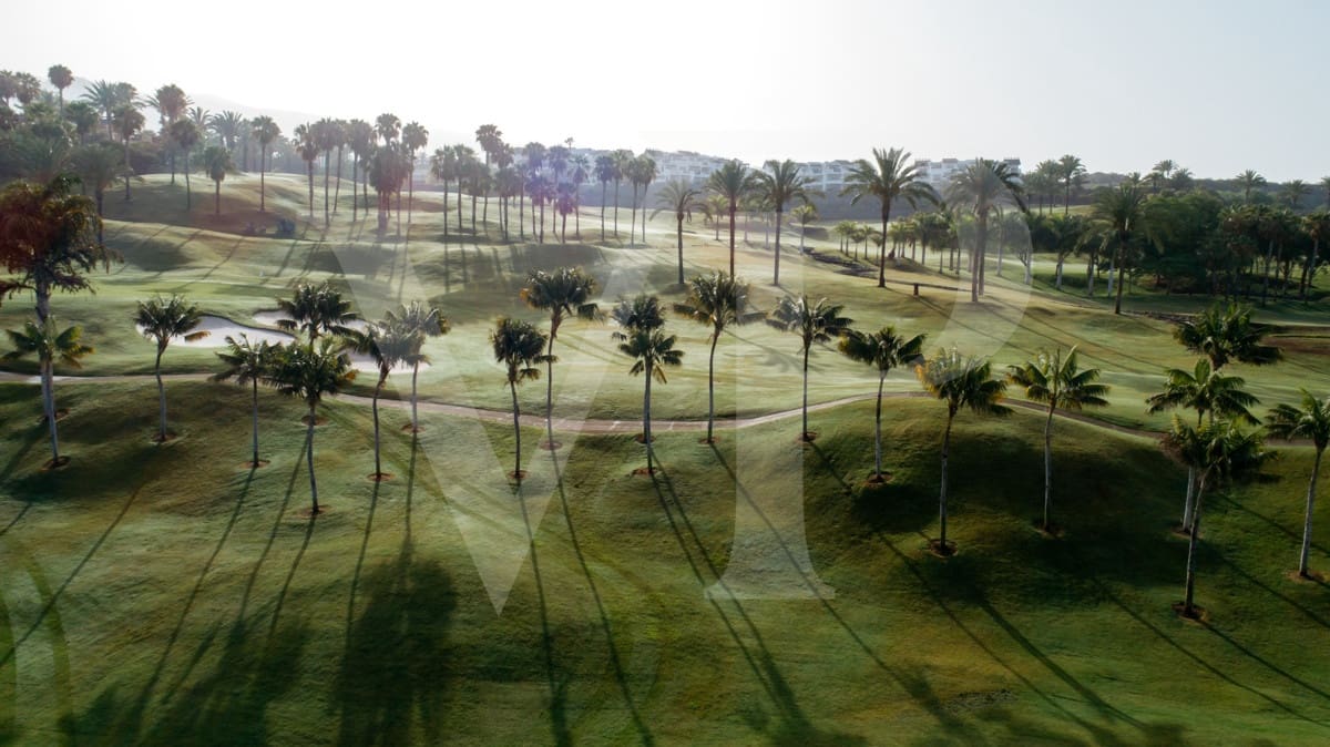 Piso de 3 habitaciones en Guía de Isora en venta con piscina - 1.479.000 € (Ref: 9403158)