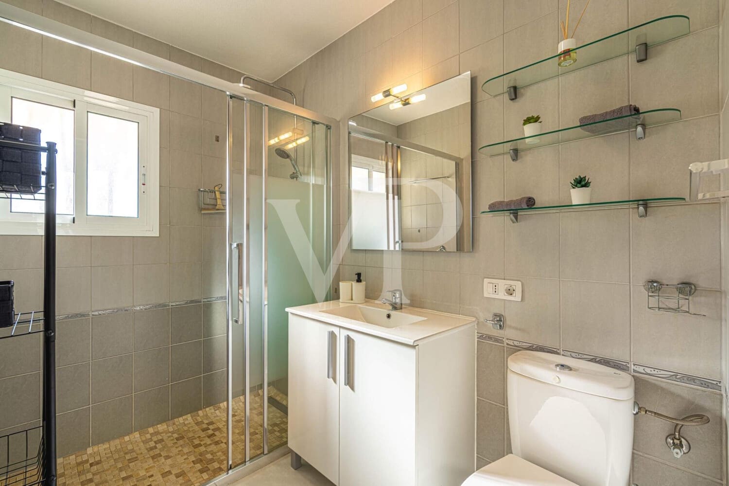 3 bedroom Penthouse for sale in Costa Adeje with pool - € 645,000 (Ref: 9403159)