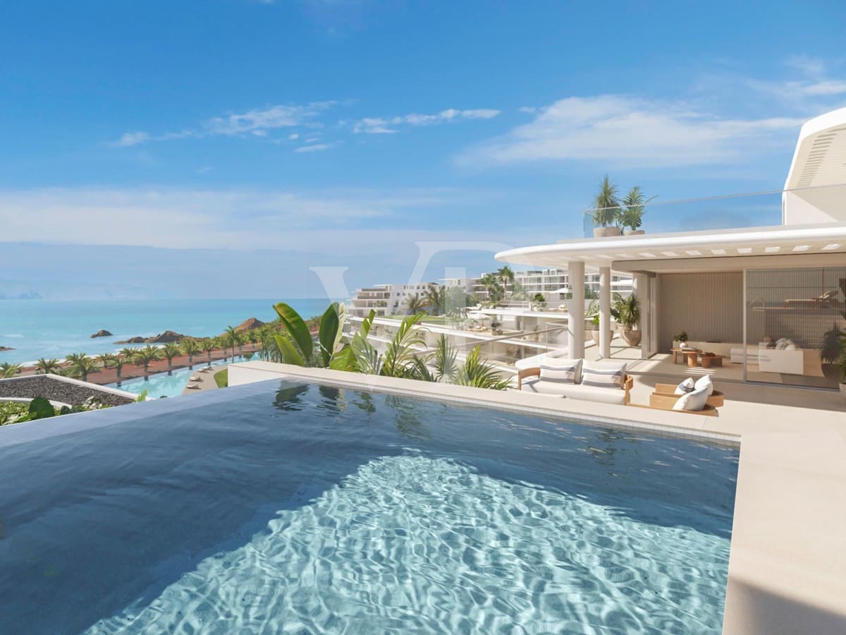 2 slaapkamer Flat te koop in Playa San Juan - € 930.000 (Ref: 9406396)