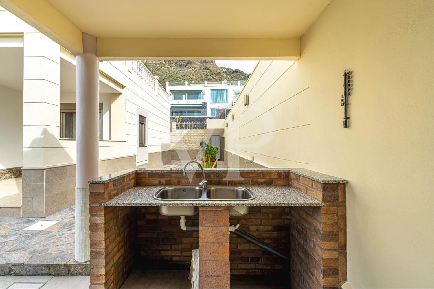 4 sypialnia Willa na sprzedaż w Roque del Conde z basenem - 1 299 000 € (Ref: 9470548)