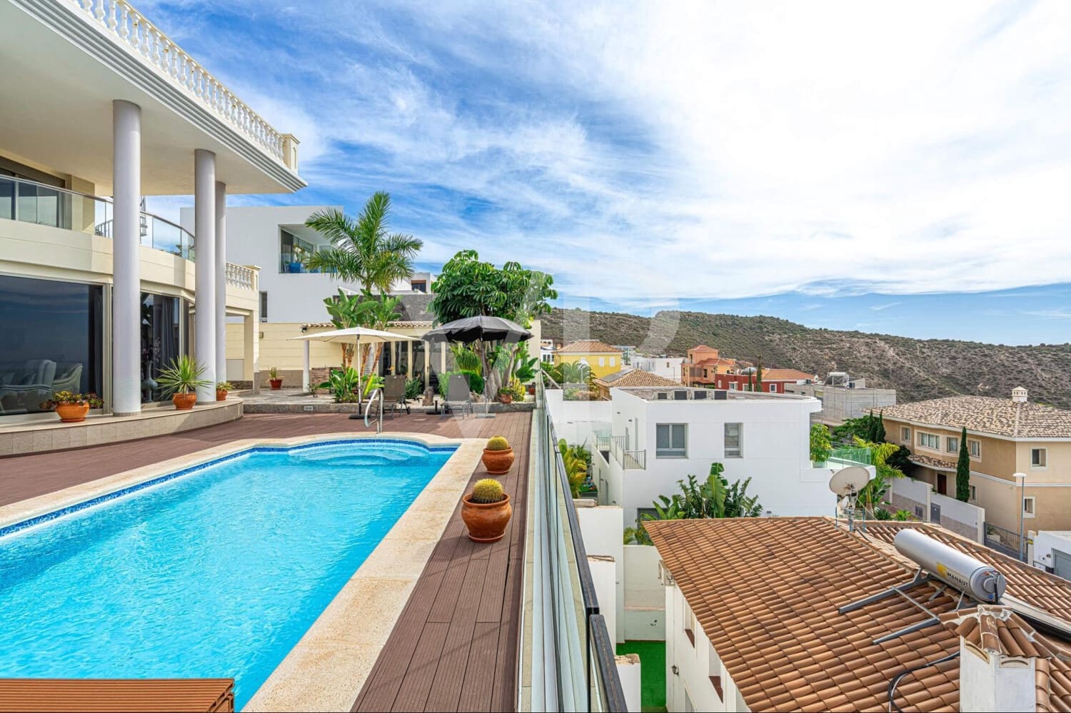 4 sypialnia Willa na sprzedaż w Roque del Conde z basenem - 1 299 000 € (Ref: 9470548)