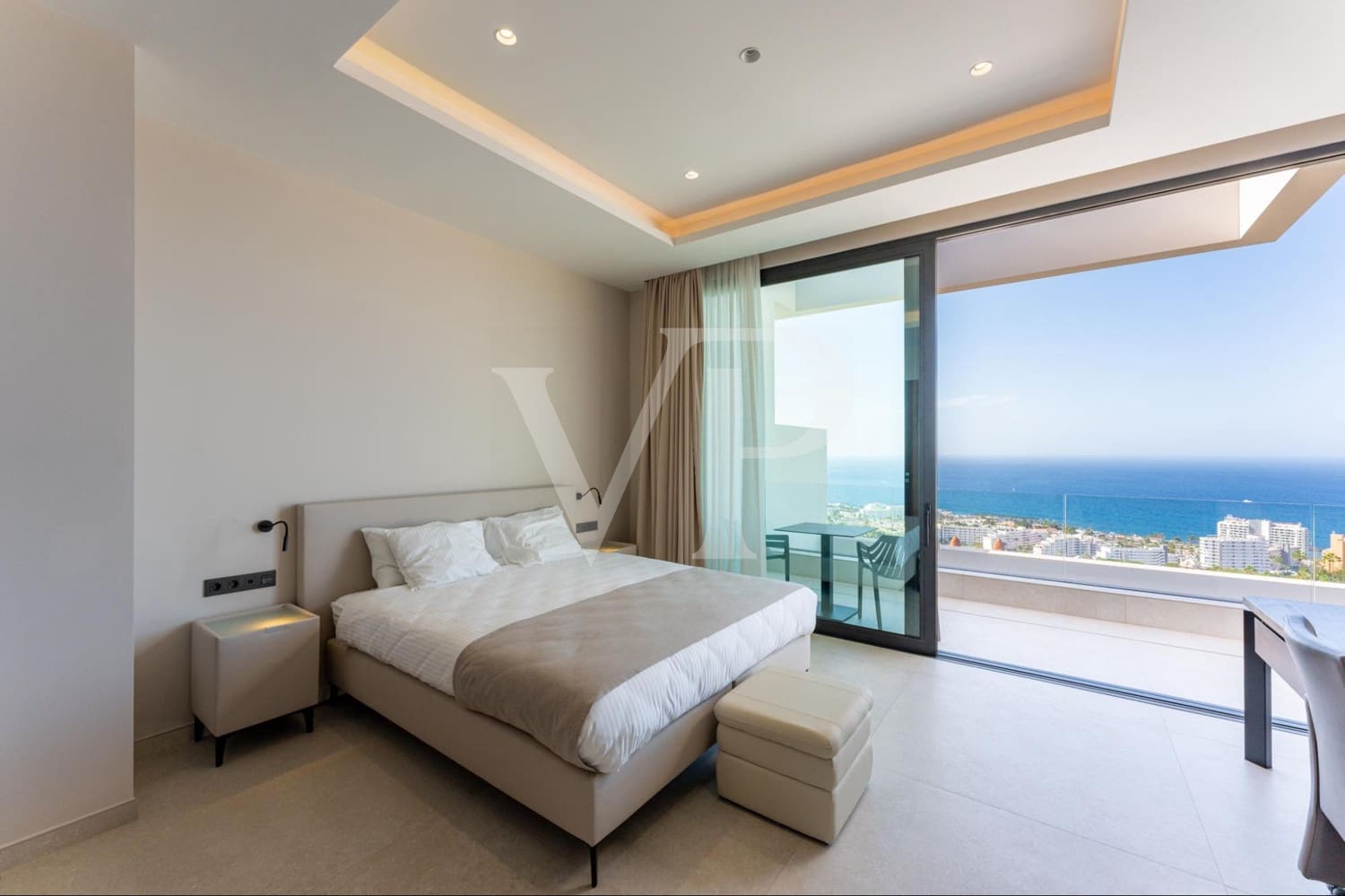 5 slaapkamer Huis te koop in Adeje met zwembad - € 5.900.000 (Ref: 9481938)