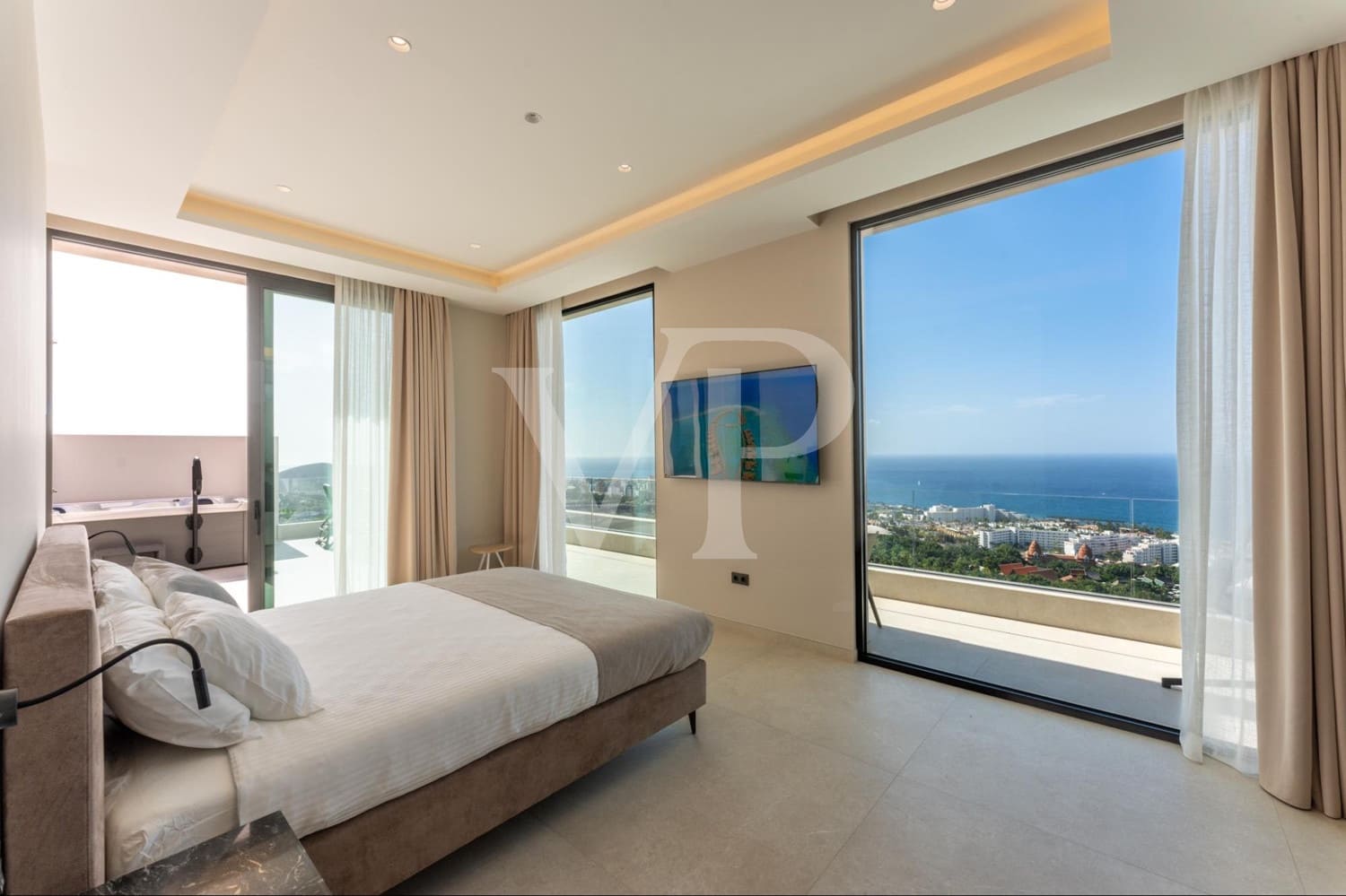 5 slaapkamer Huis te koop in Adeje met zwembad - € 5.900.000 (Ref: 9481938)