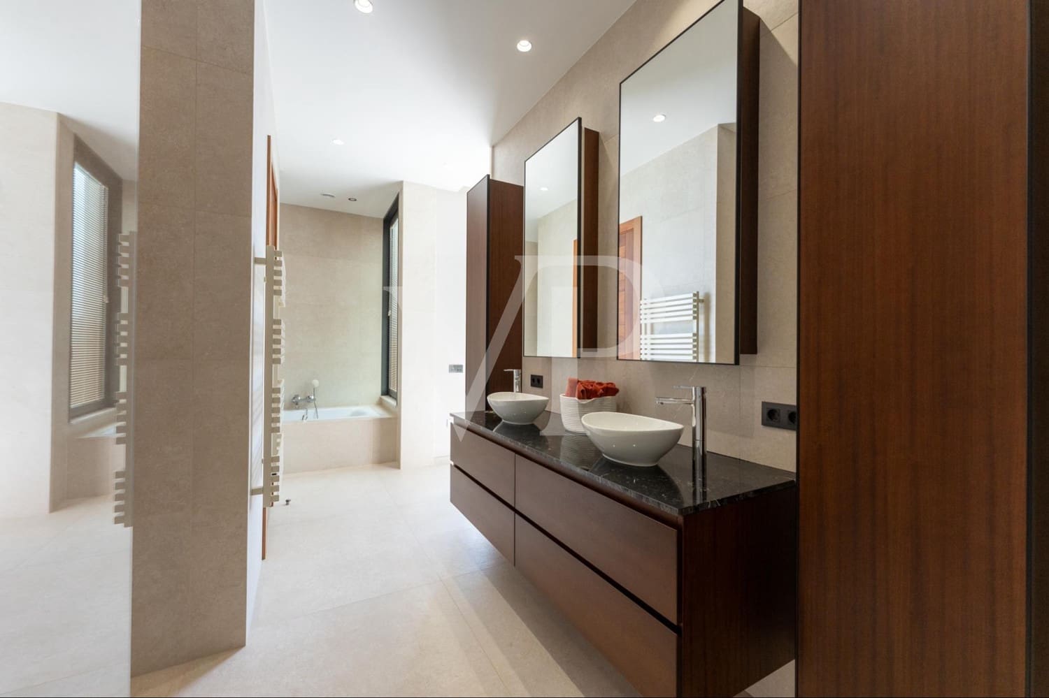 5 slaapkamer Huis te koop in Adeje met zwembad - € 5.900.000 (Ref: 9481938)