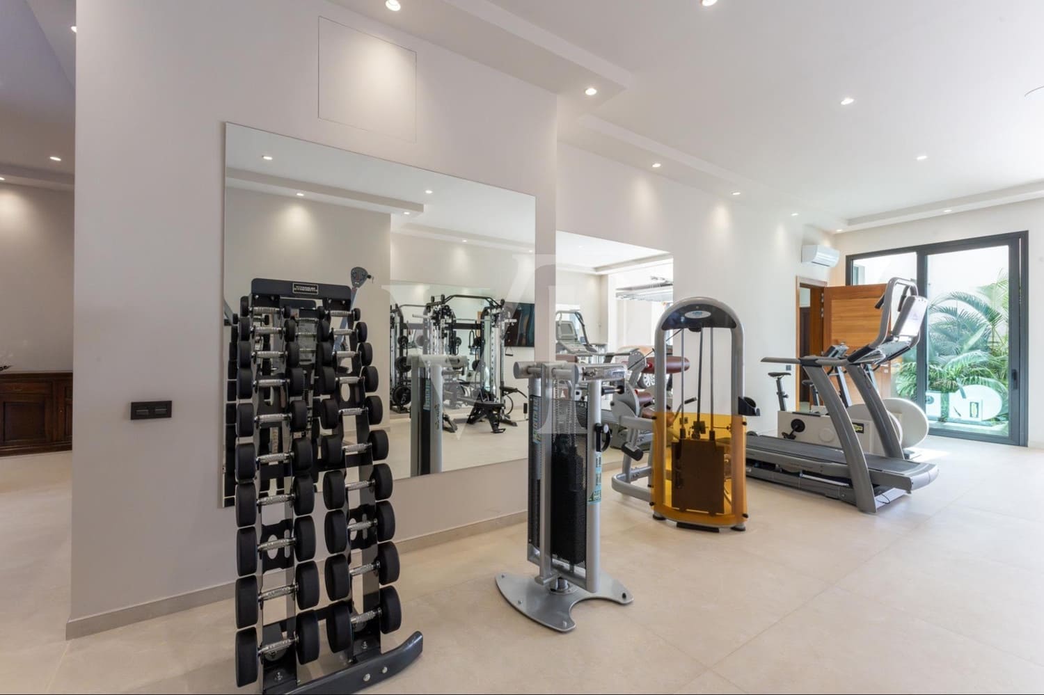 5 slaapkamer Huis te koop in Adeje met zwembad - € 5.900.000 (Ref: 9481938)