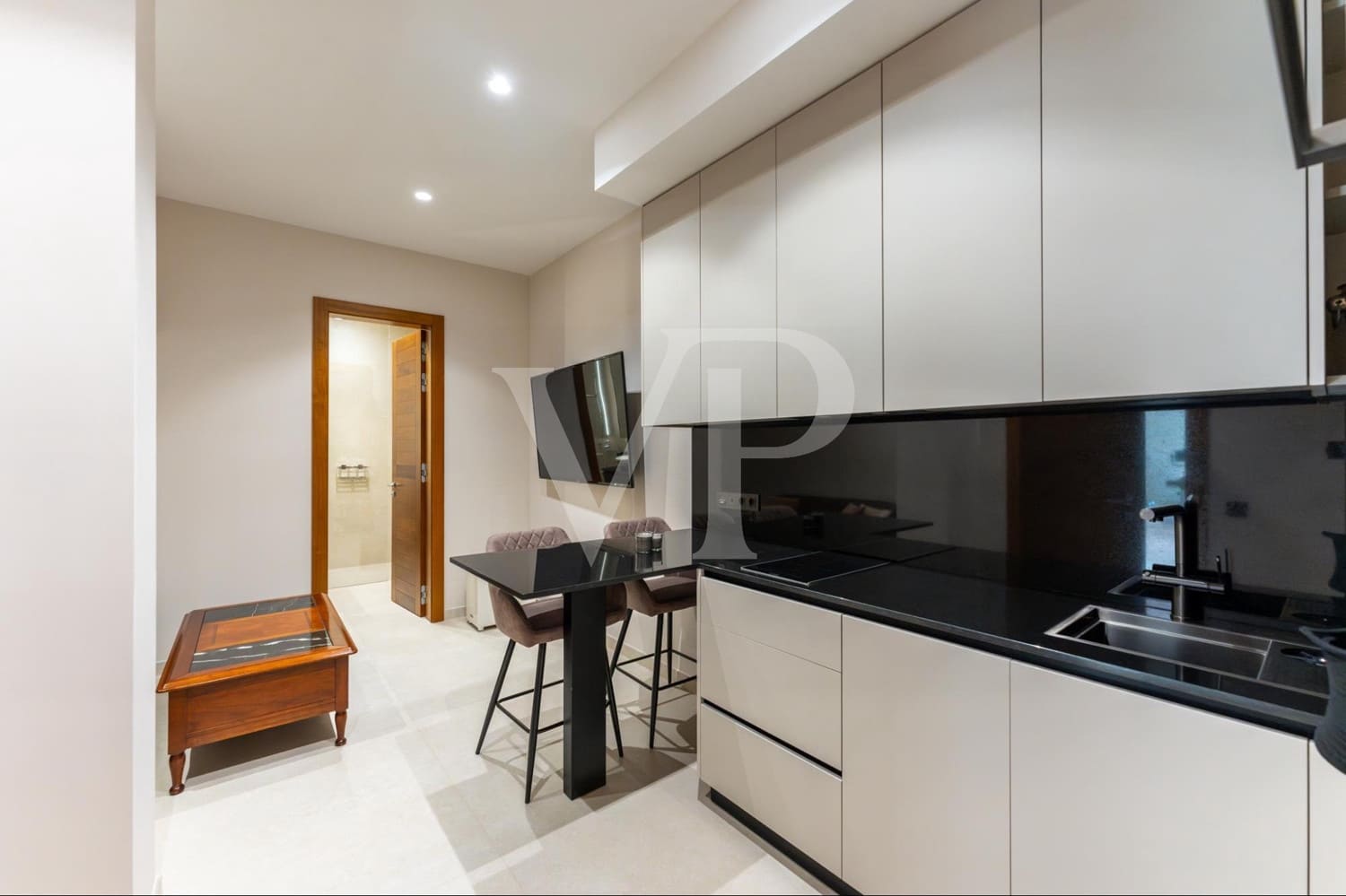 5 slaapkamer Huis te koop in Adeje met zwembad - € 5.900.000 (Ref: 9481938)