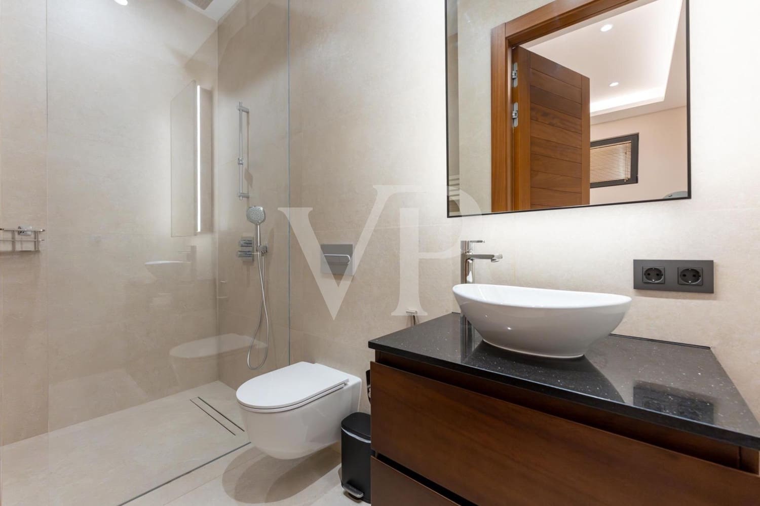 5 slaapkamer Huis te koop in Adeje met zwembad - € 5.900.000 (Ref: 9481938)