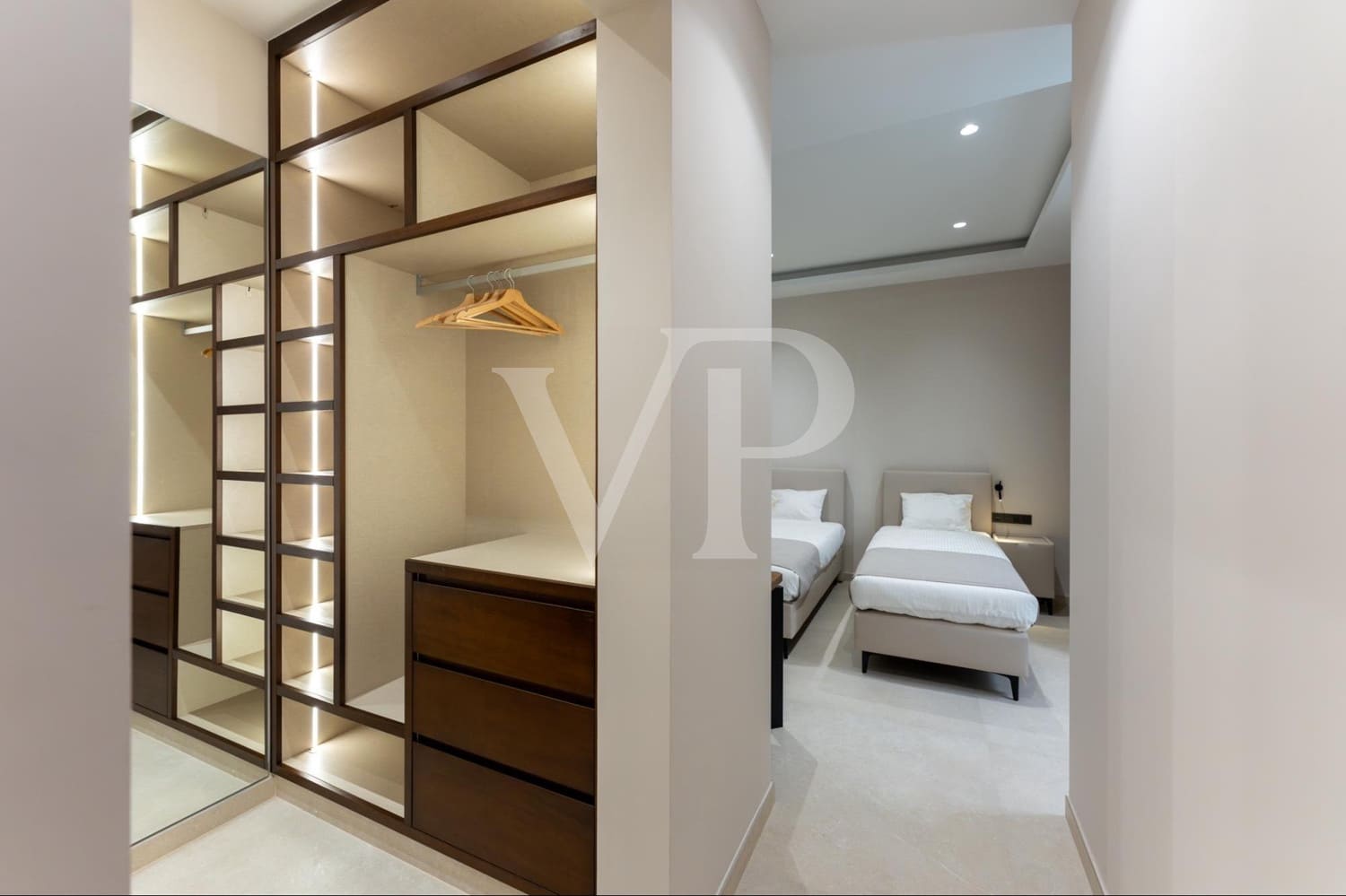 5 slaapkamer Huis te koop in Adeje met zwembad - € 5.900.000 (Ref: 9481938)