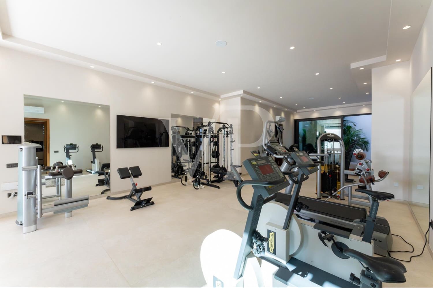 5 slaapkamer Huis te koop in Adeje met zwembad - € 5.900.000 (Ref: 9481938)