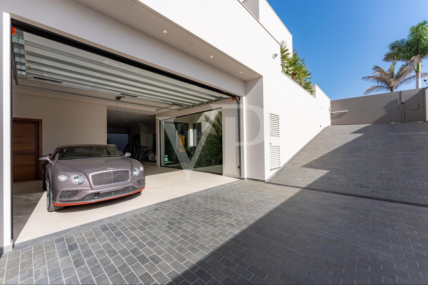 5 slaapkamer Huis te koop in Adeje met zwembad - € 5.900.000 (Ref: 9481938)