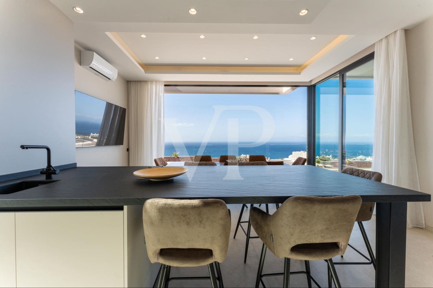 5 slaapkamer Huis te koop in Adeje met zwembad - € 5.900.000 (Ref: 9481938)