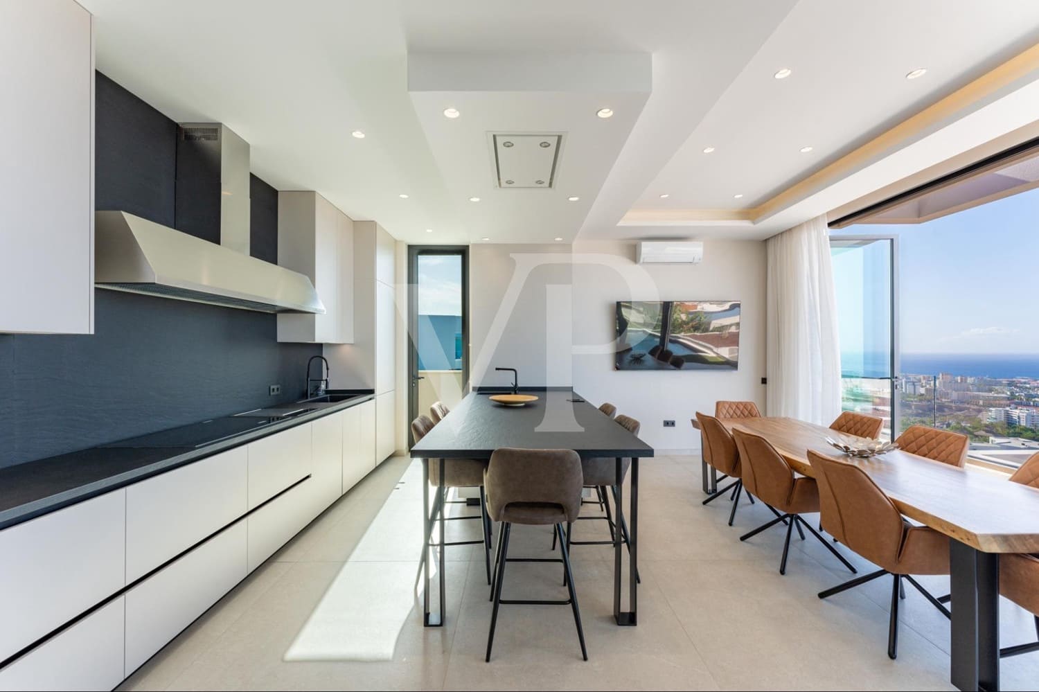 5 slaapkamer Huis te koop in Adeje met zwembad - € 5.900.000 (Ref: 9481938)