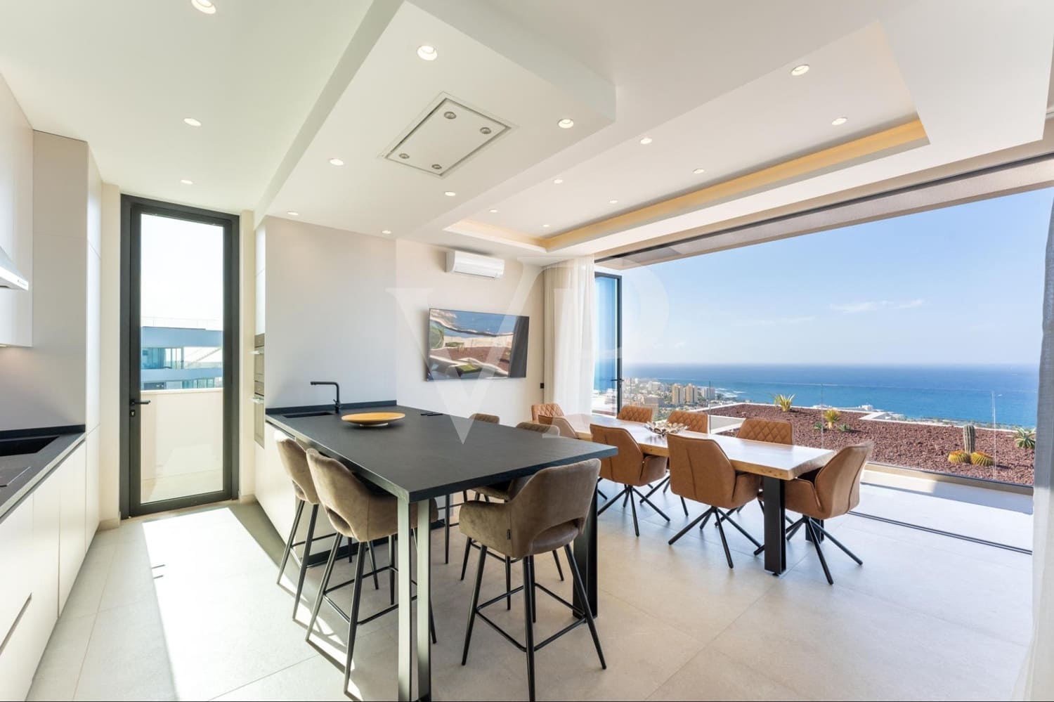 5 slaapkamer Huis te koop in Adeje met zwembad - € 5.900.000 (Ref: 9481938)