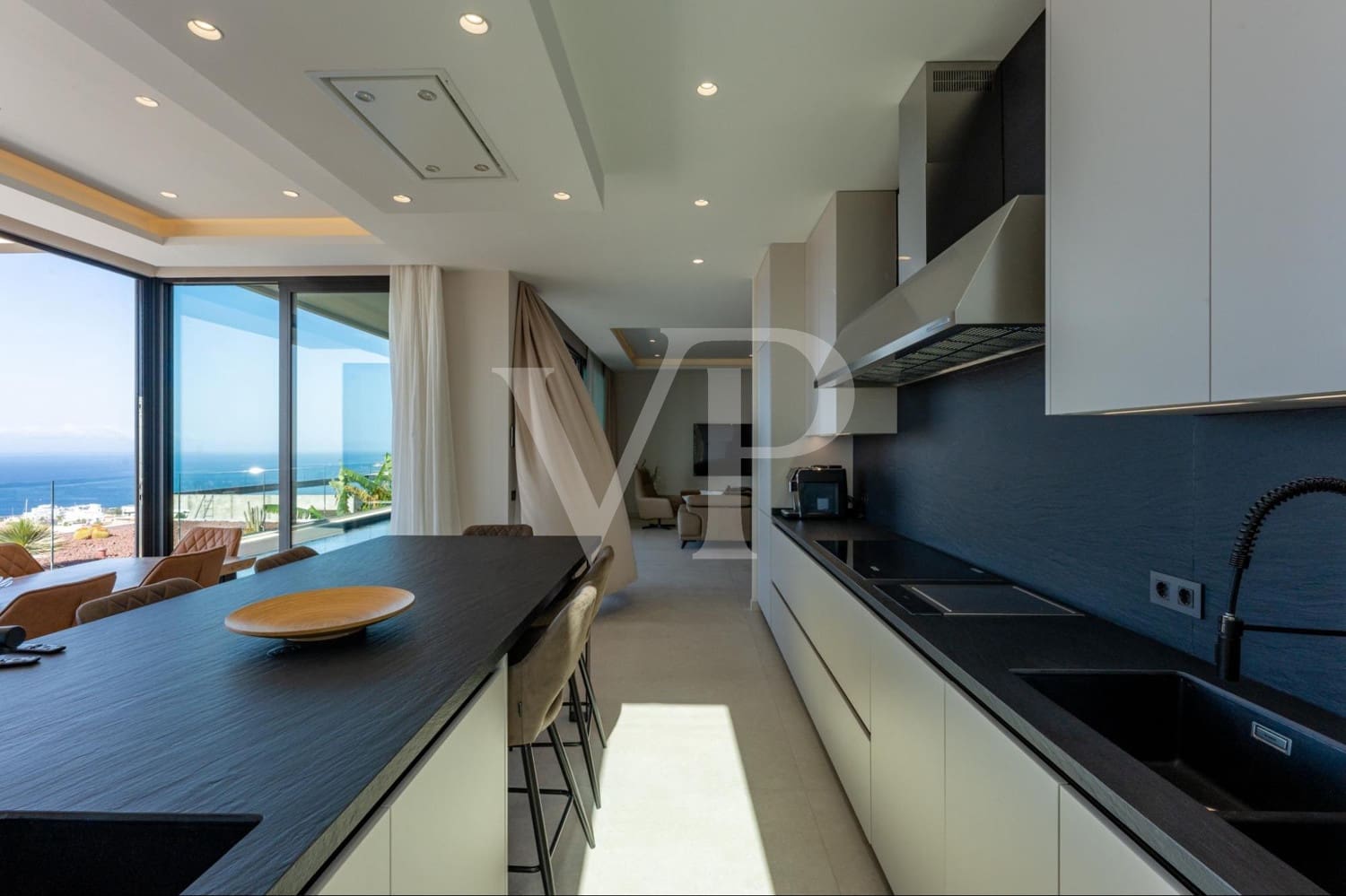 5 slaapkamer Huis te koop in Adeje met zwembad - € 5.900.000 (Ref: 9481938)