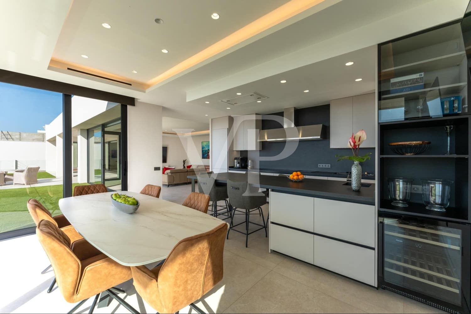 3 slaapkamer Huis te koop in Adeje met zwembad - € 5.900.000 (Ref: 9481939)