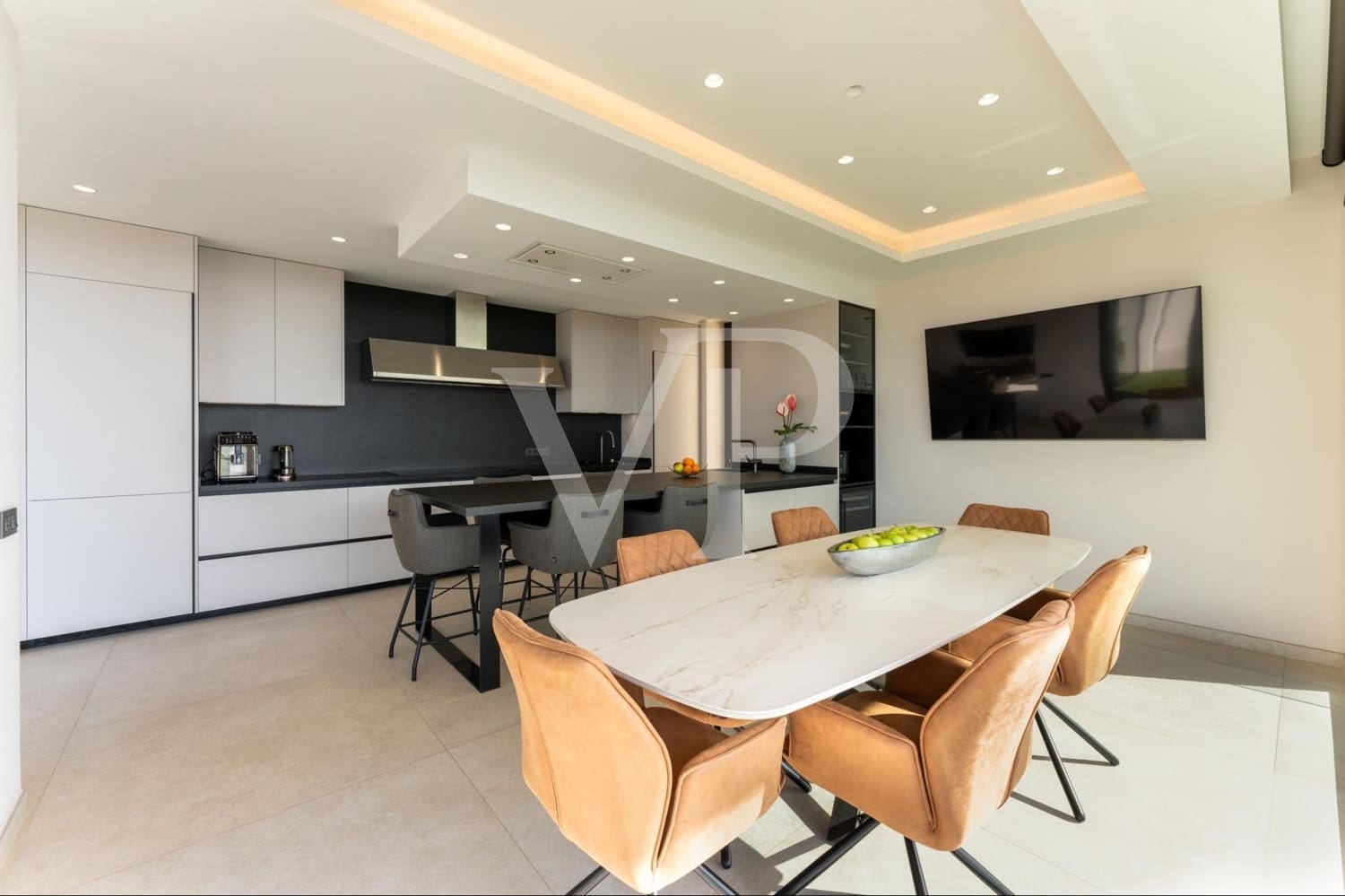 3 slaapkamer Huis te koop in Adeje met zwembad - € 5.900.000 (Ref: 9481939)