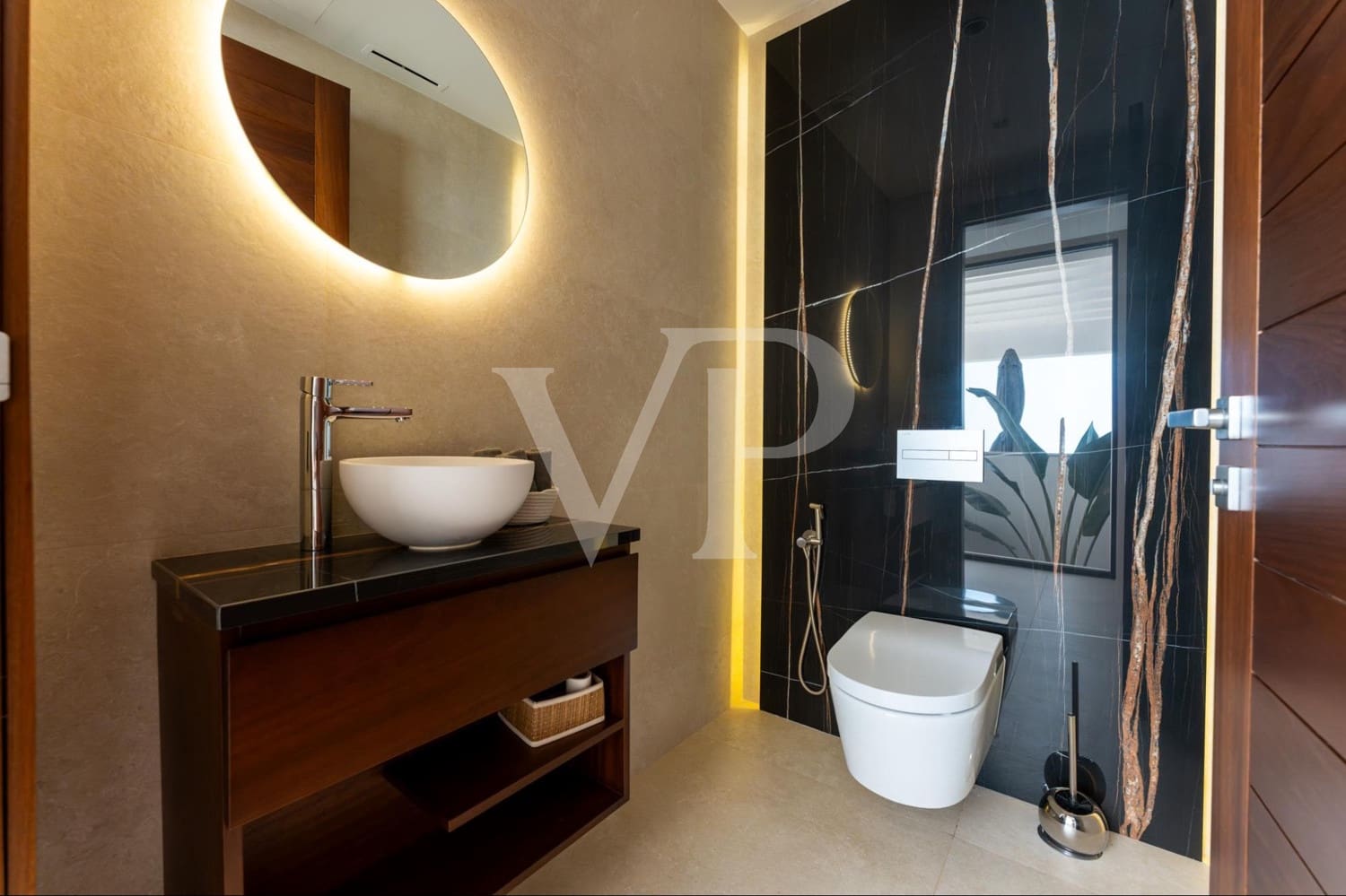 3 slaapkamer Huis te koop in Adeje met zwembad - € 5.900.000 (Ref: 9481939)