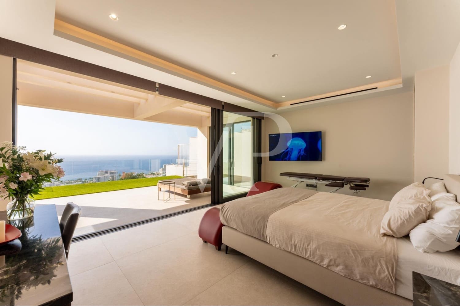 3 slaapkamer Huis te koop in Adeje met zwembad - € 5.900.000 (Ref: 9481939)