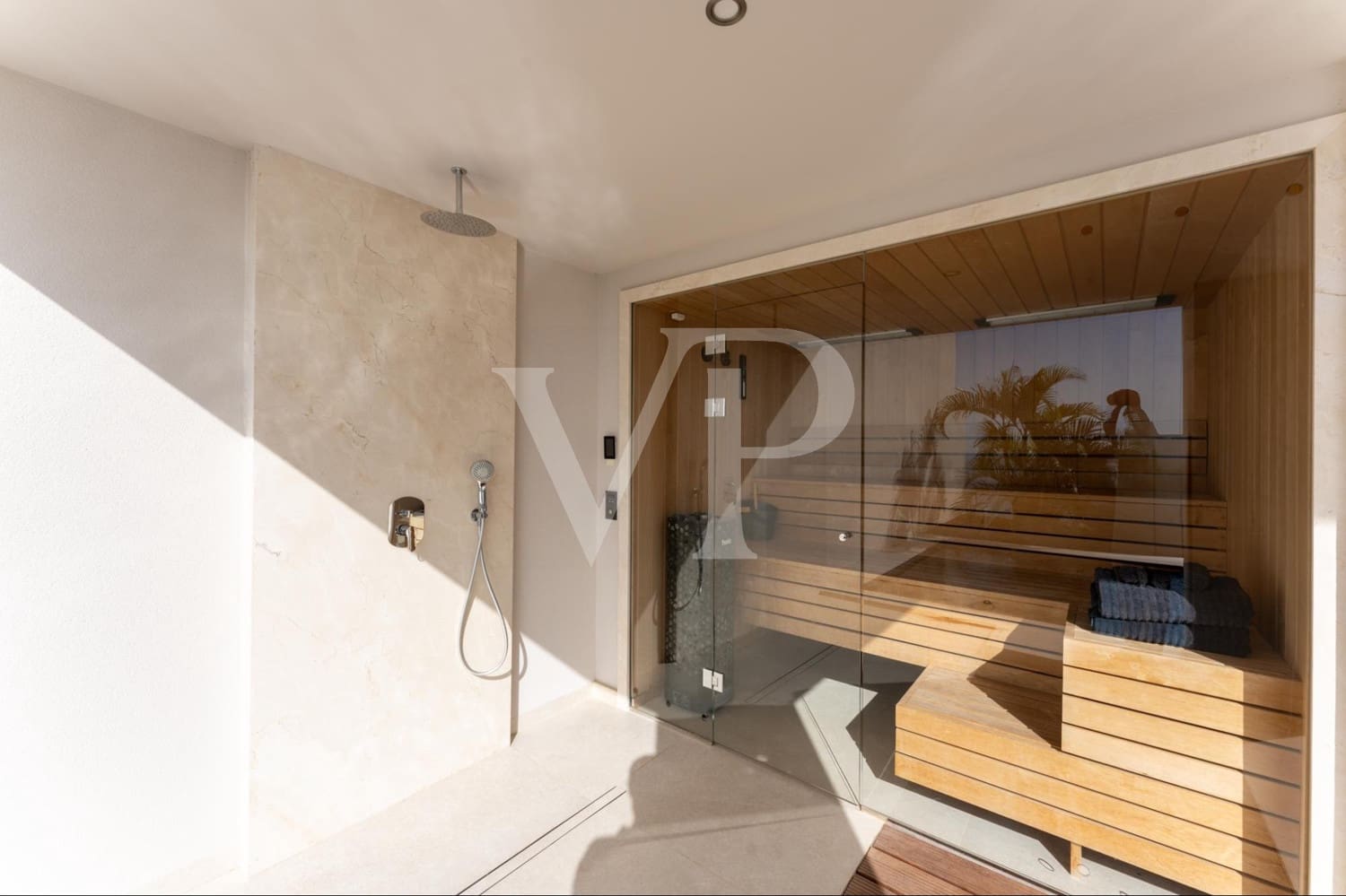 3 slaapkamer Huis te koop in Adeje met zwembad - € 5.900.000 (Ref: 9481939)