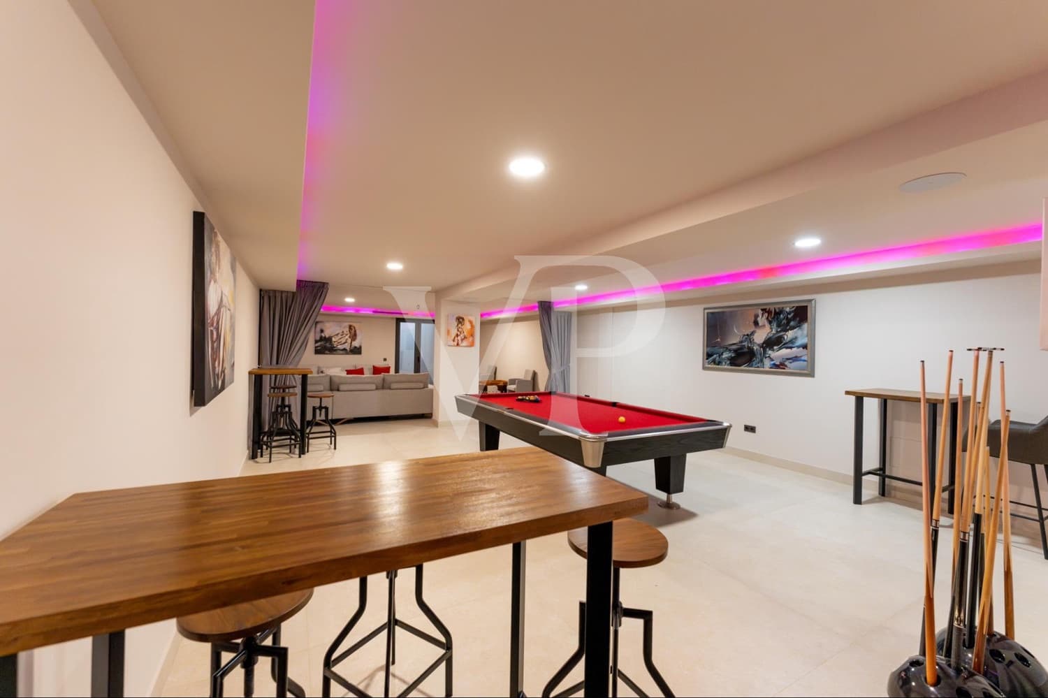 3 slaapkamer Huis te koop in Adeje met zwembad - € 5.900.000 (Ref: 9481939)