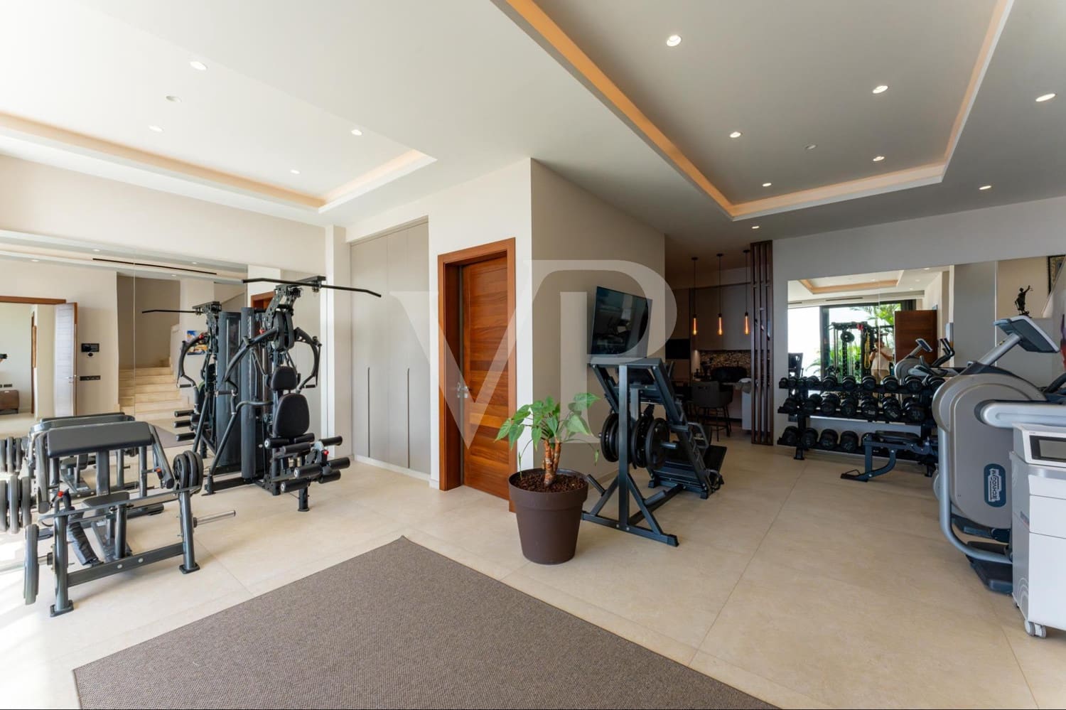 3 slaapkamer Huis te koop in Adeje met zwembad - € 5.900.000 (Ref: 9481939)